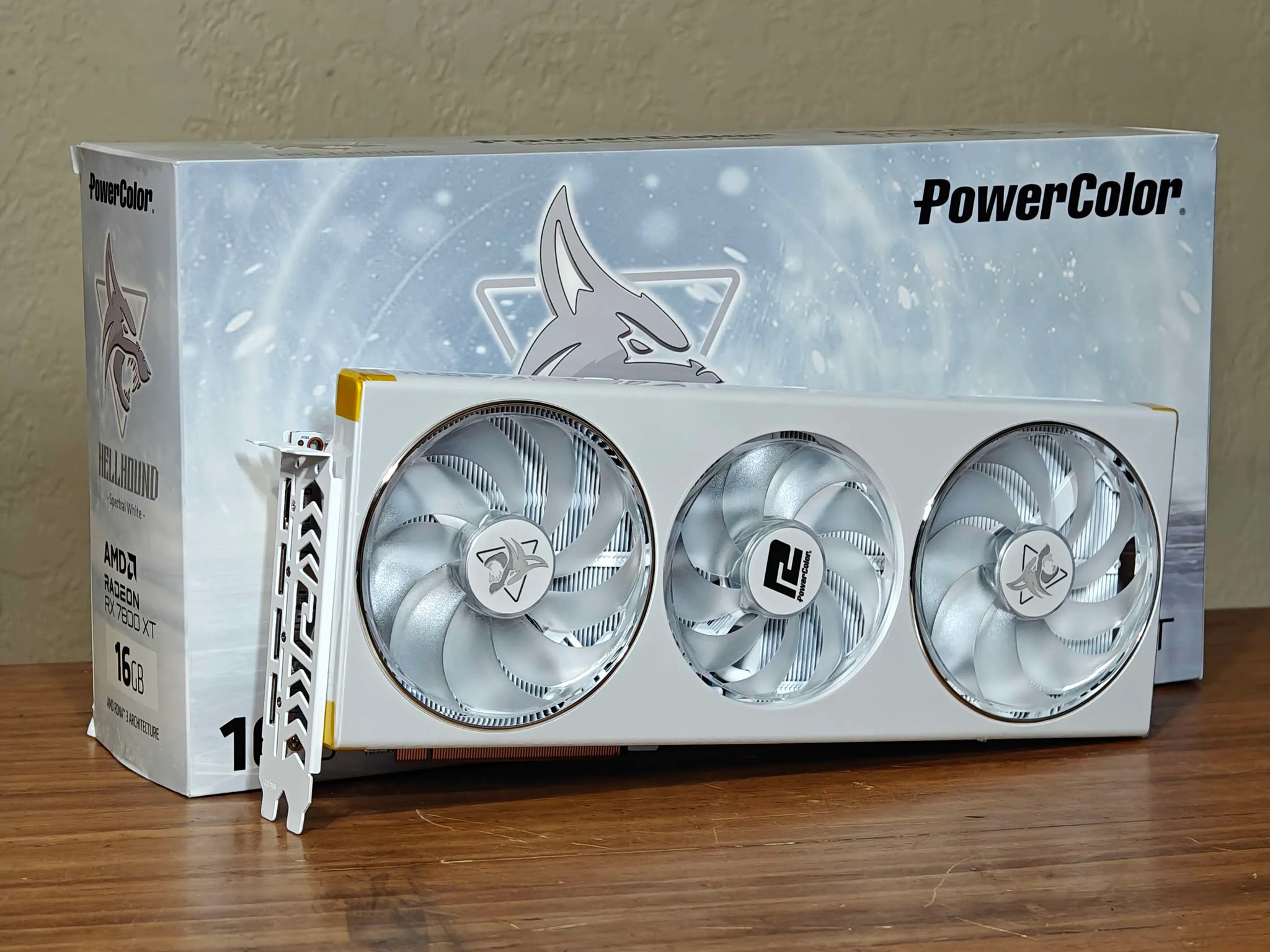 AMD Radeon RX 7800 XT 16GB PowerColor Hellhound Spectral White Graphics Card GPU GDDR6 Tripple Fan