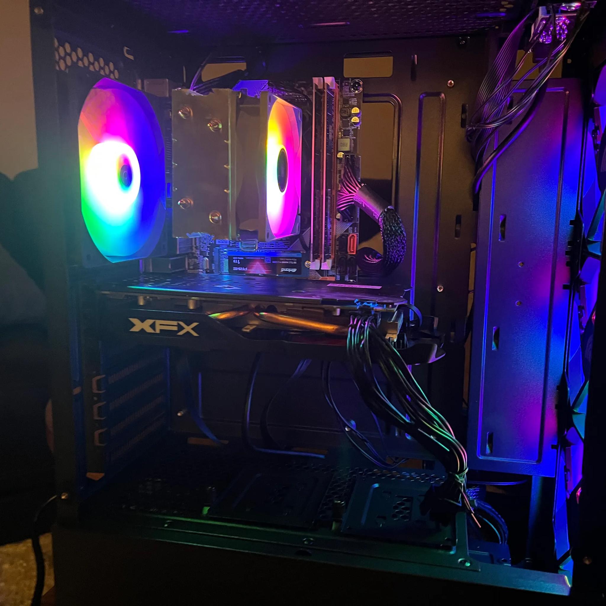 RX 580 | Intel I5 | 1tb SSD | 16GB Ram | Windows 10 Activated
