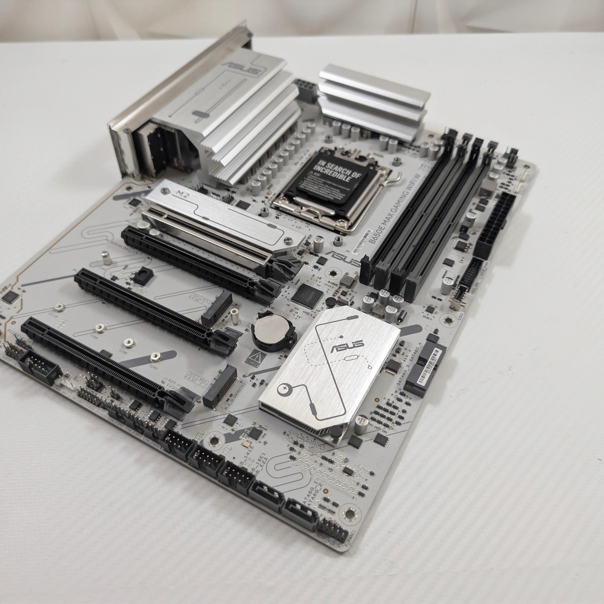 ASUS B650E MAX GAMING WIFI W