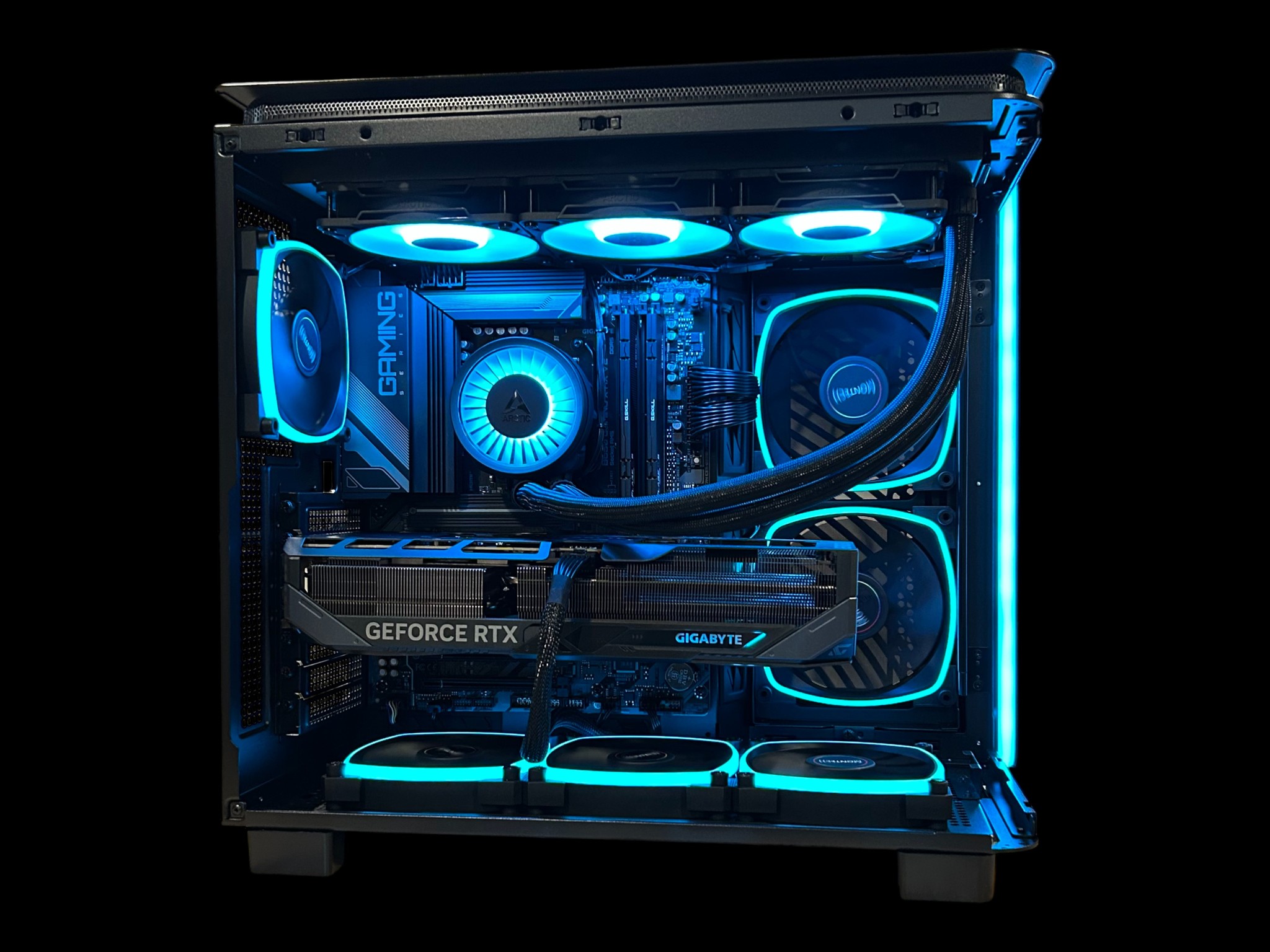 RTX 5080 | Ryzen 7 9850X3D | 32GB DDR5 6200 | 2TB NVMe | The Commander RTX