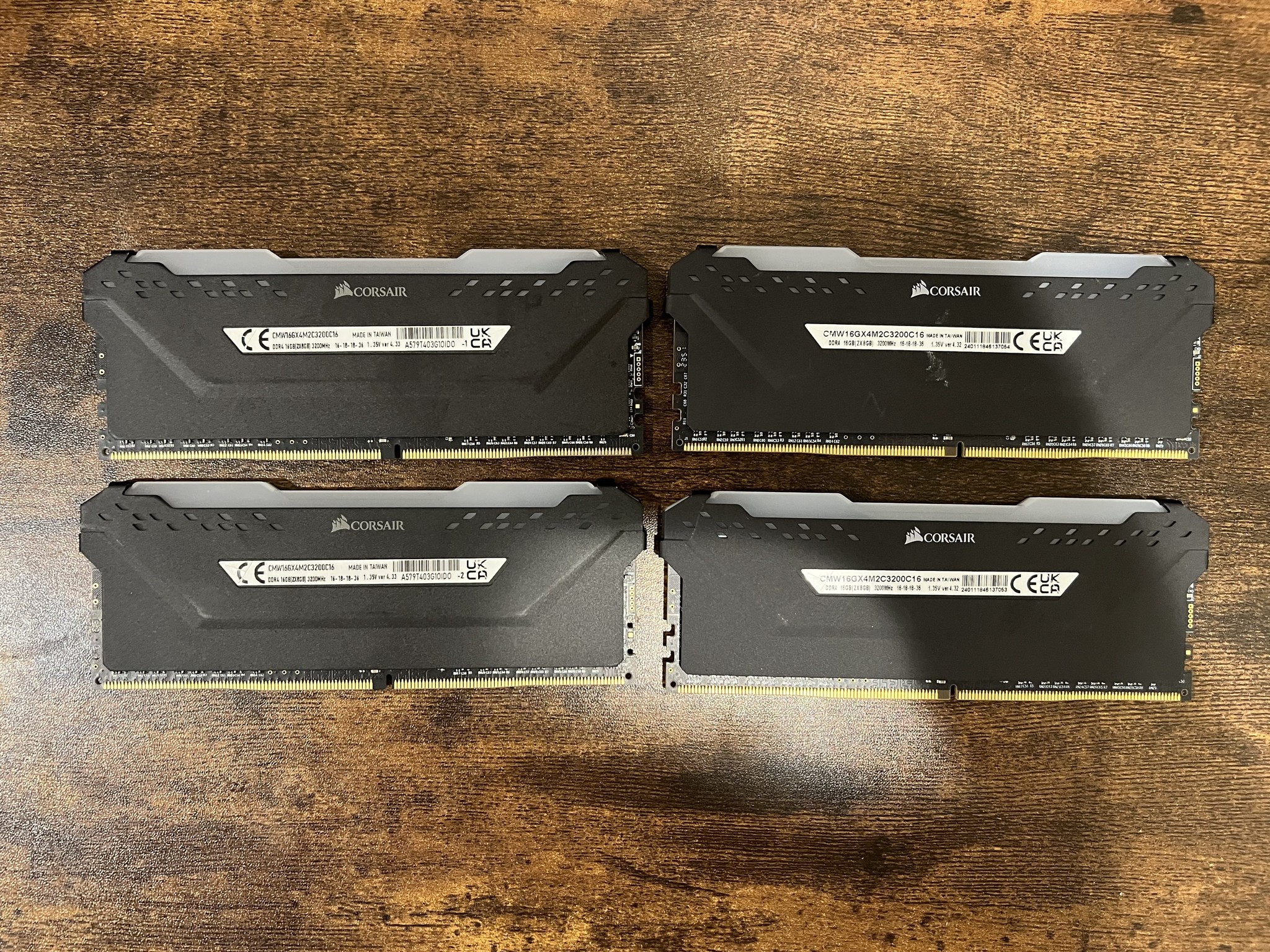 32GB (4x8GB) DDR4-3200MHz CL16 Corsair Vengeance RGB PRO RAM Memory