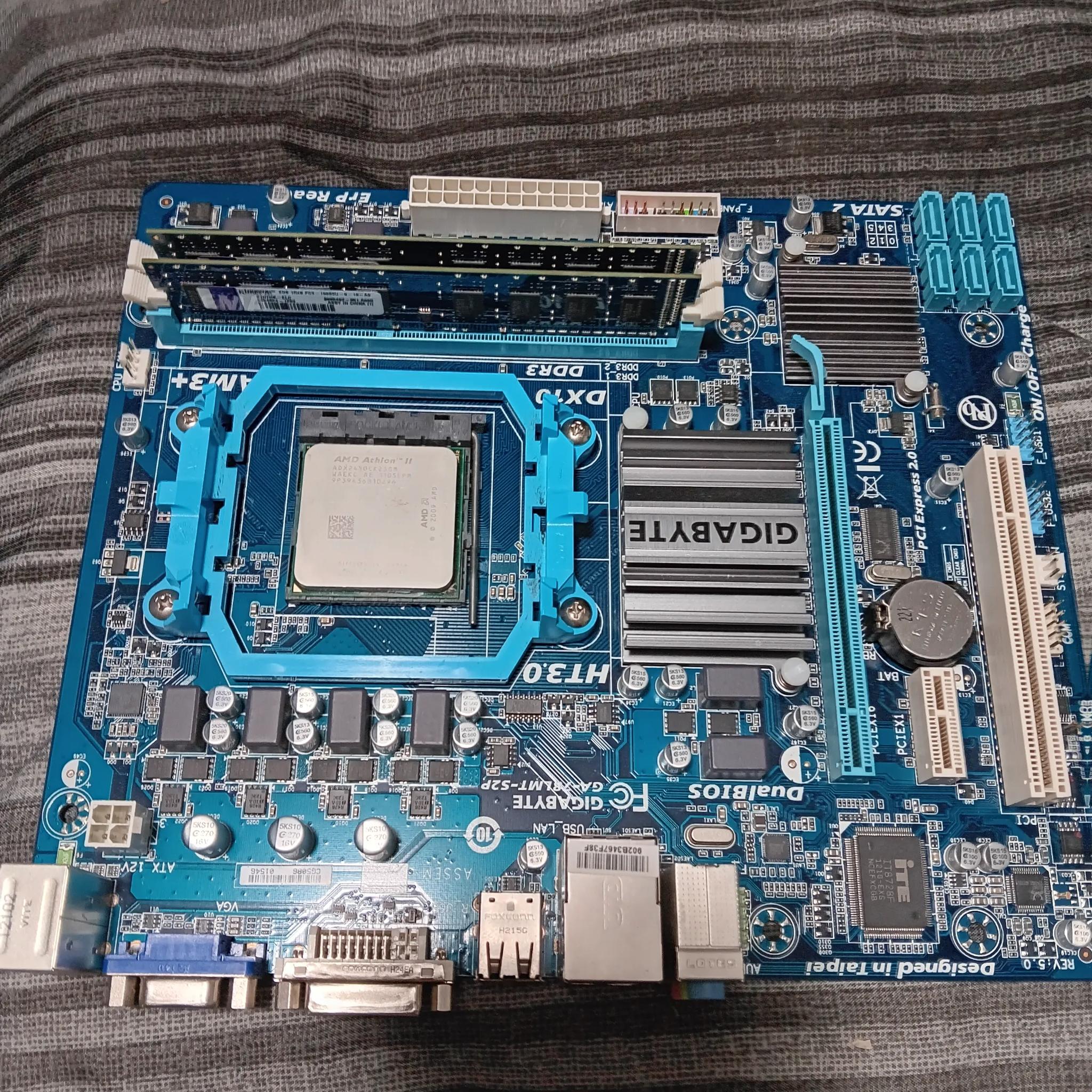 Gigabyte GA-78LMT-S2P - AMD FX 8320 - 8GB RAM - CPU Cooler - GTX-260 GPU