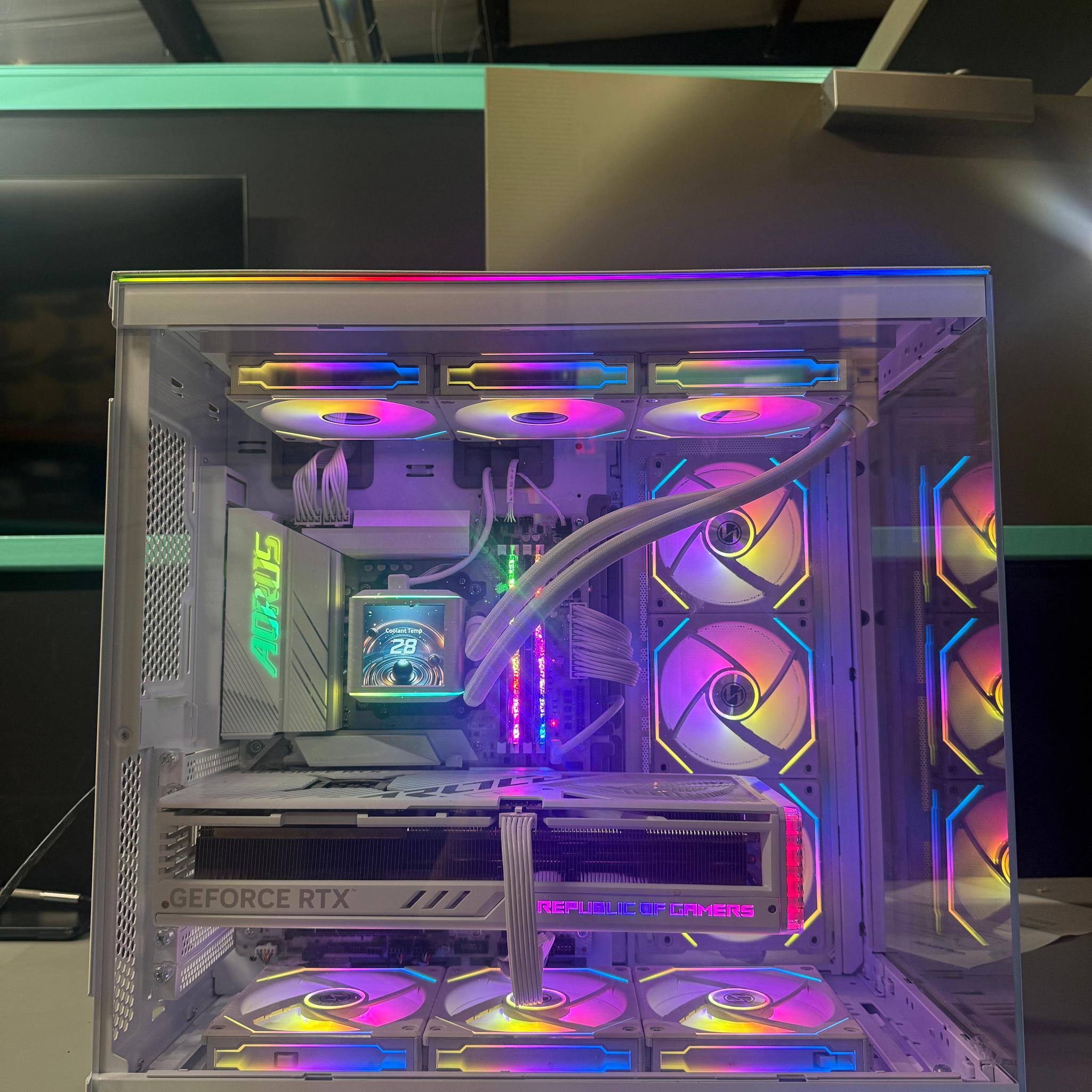 White RTX 4090 Gaming PC | Ryzen 9 7950X3D | 32GB DDR5 | 2TB SSD