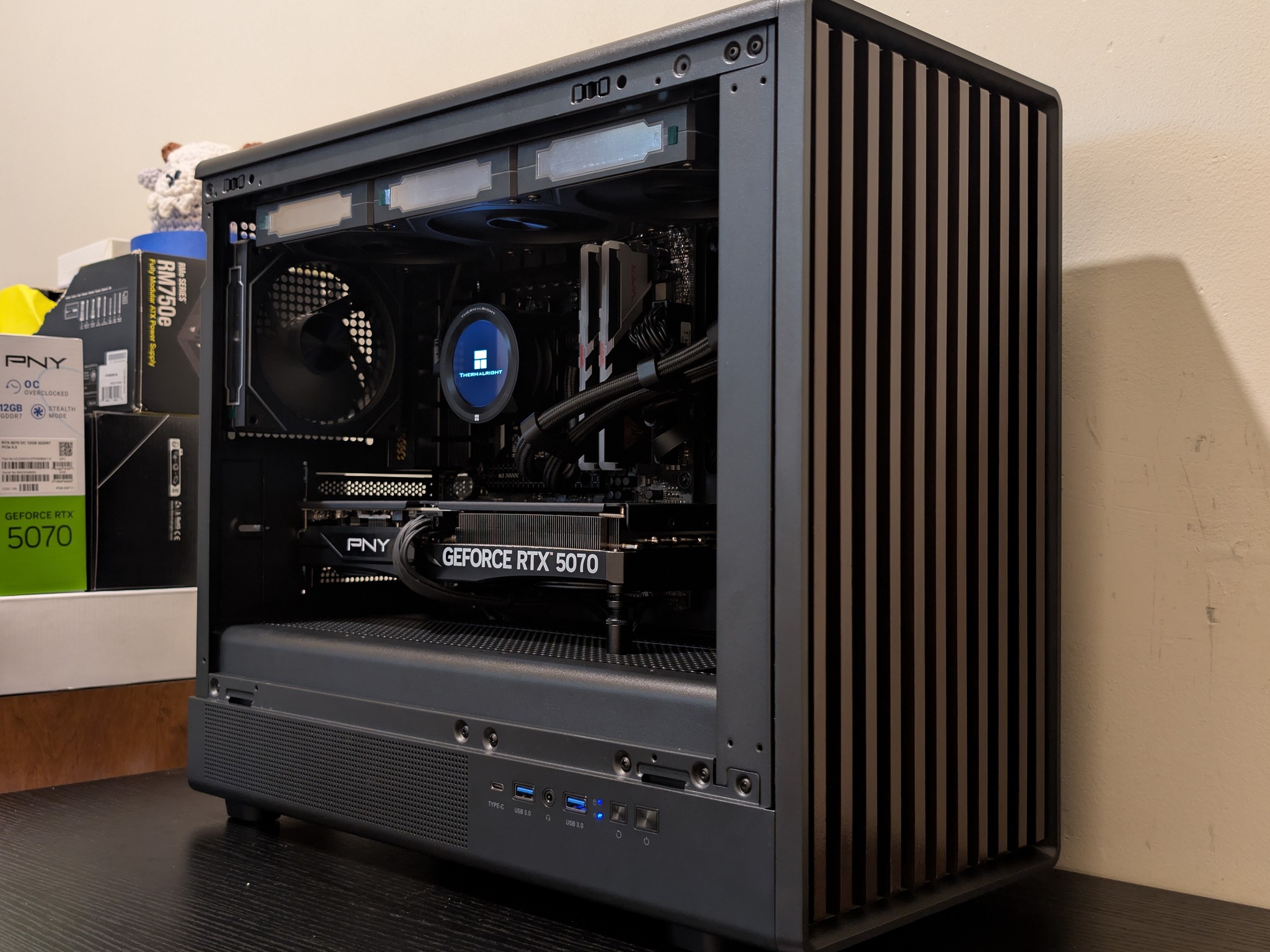 🔥🪵 1440p Gaming Beast | RTX 5070 | Ryzen 7600X | 2TB SSD | 32GB RAM | WiFi 6 & Bluetooth 🪵🔥