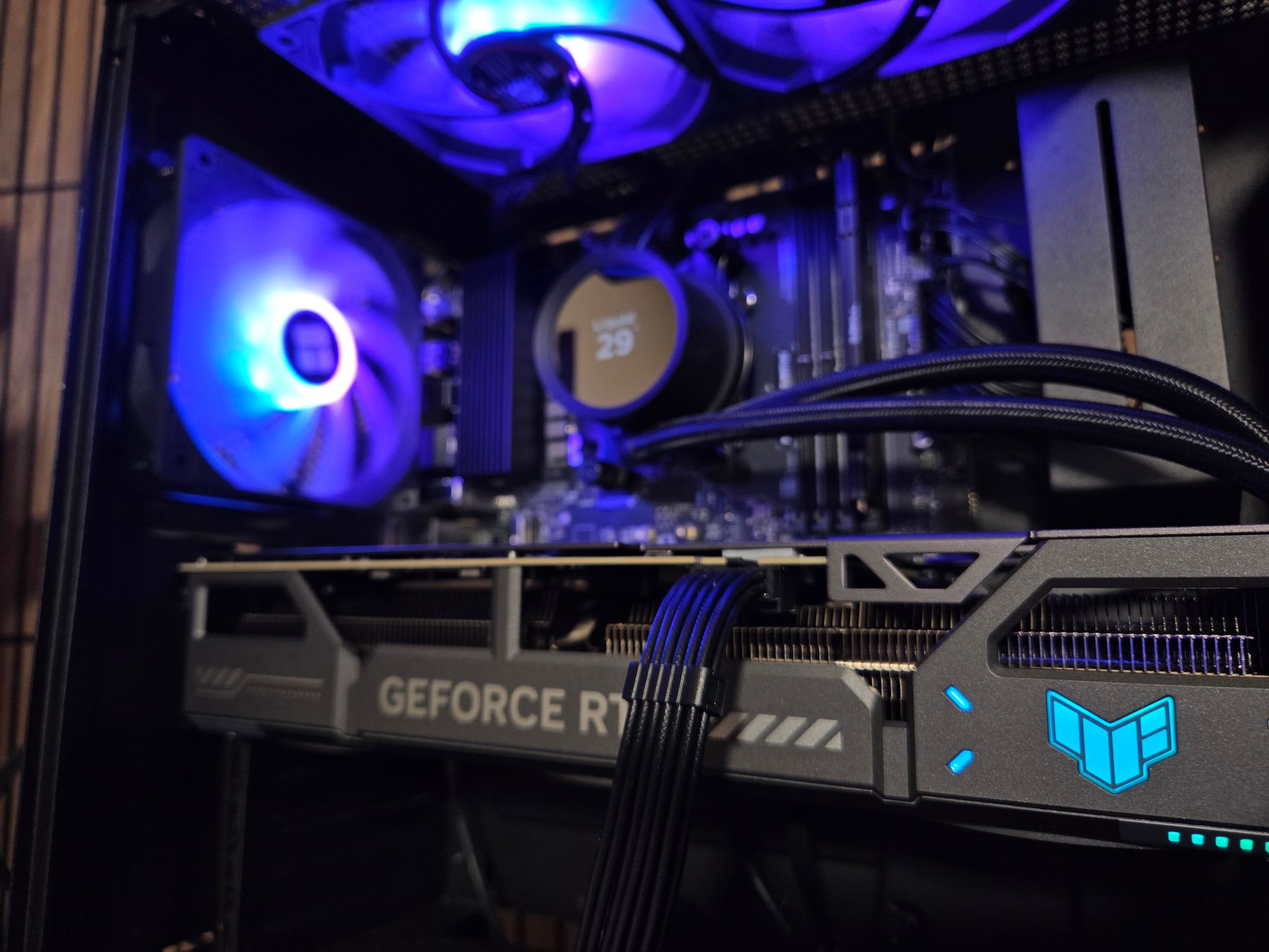 RTX 5070 12GB | 7500X3D | DDR5 | 1Tb NVME  | Windows 11 | WIFI | 850W GOLD