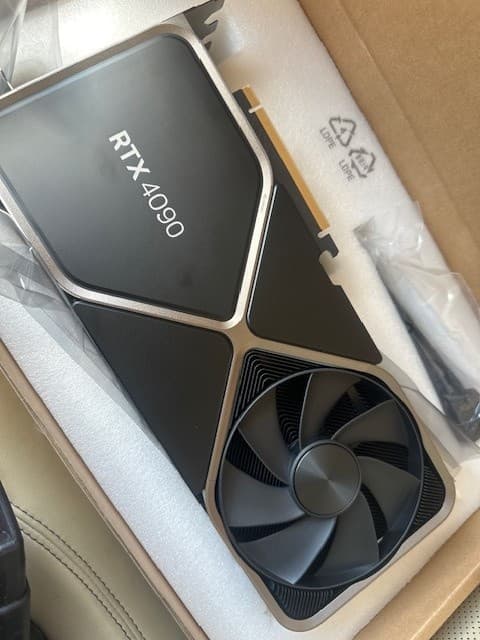 GeForce RTX 4090 Founders Edition Dual Fan 24GB GDDR6X PCIe 4.0 Graphics Card