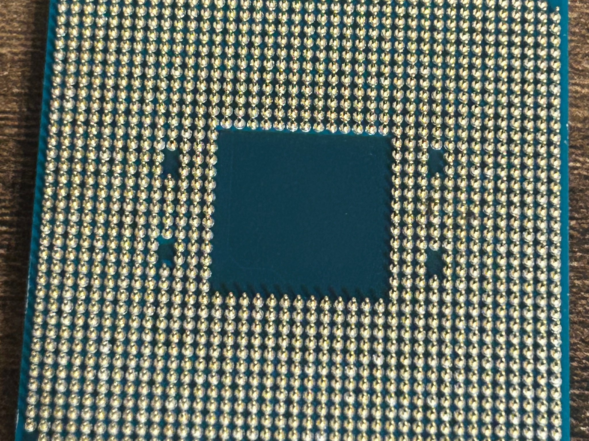 Ryzen 5 2600 w/ *NEW* Stock Cooler