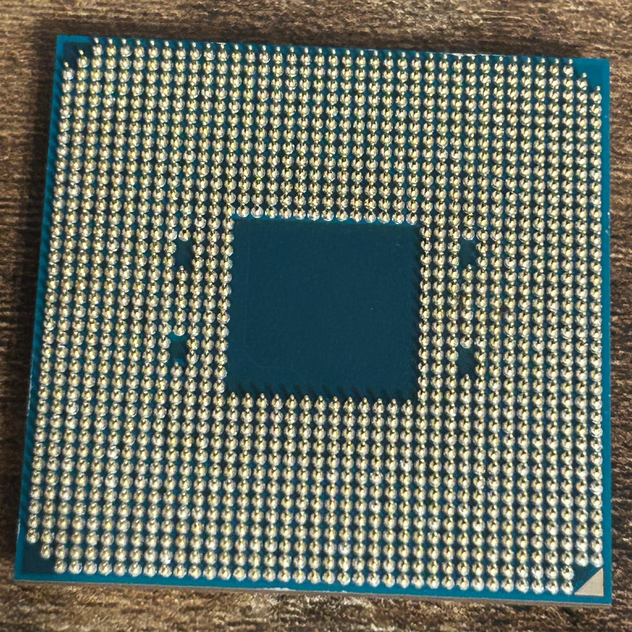Ryzen 5 2600 w/ *NEW* Stock Cooler