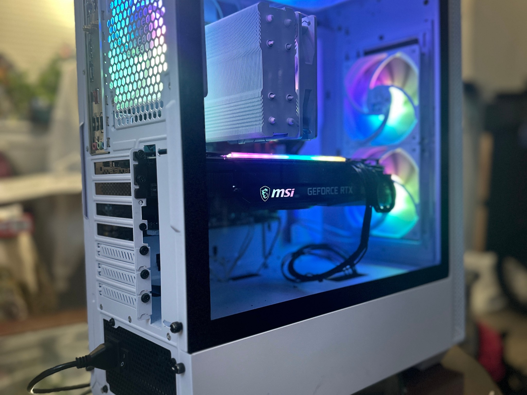 HIGH 1440p - RTX 3070 Ti + i5-14400F - 32 GB DDR5 - 1 TB Storage