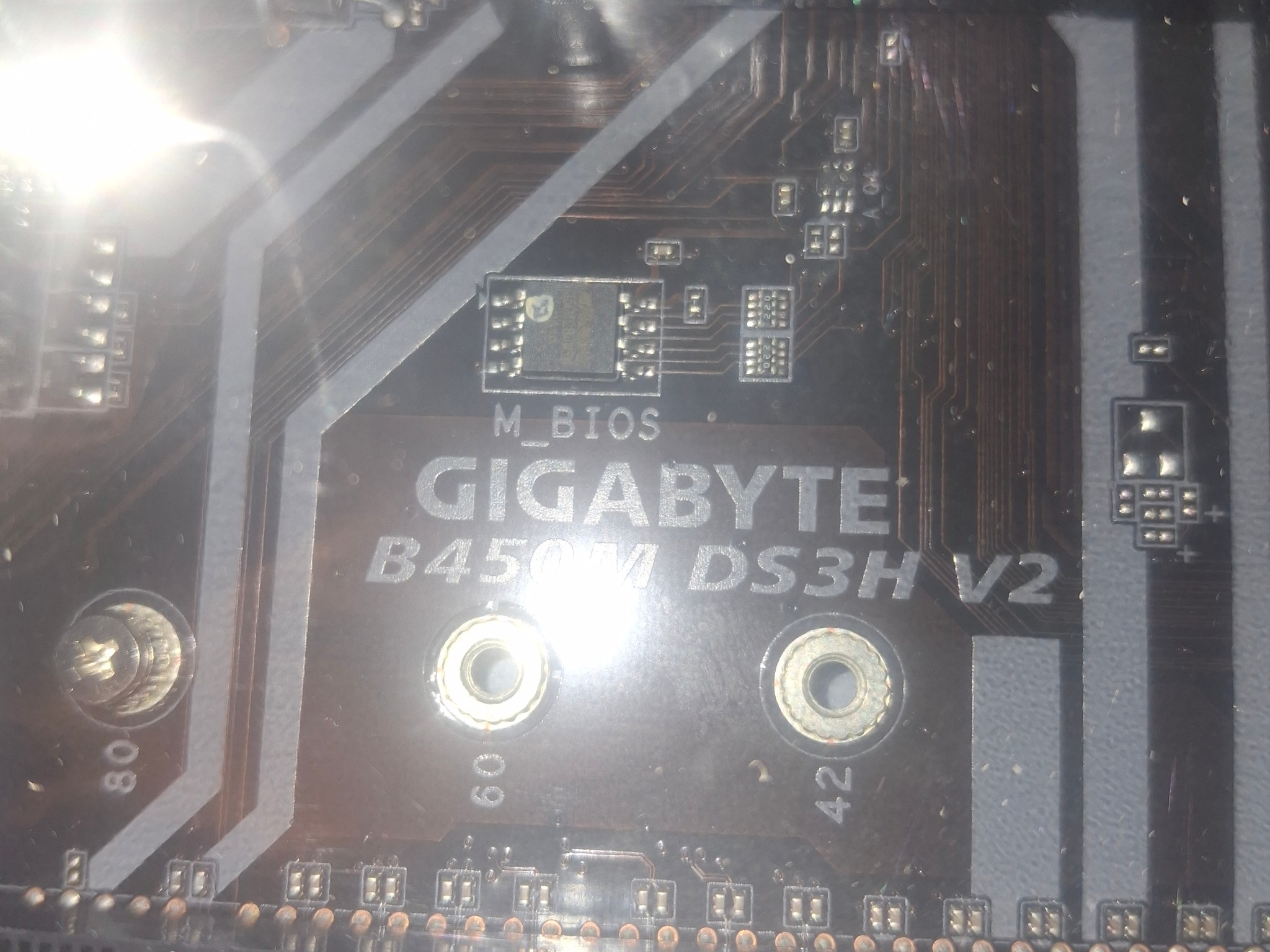 GIGABYTE B450M DS3H V2 AM4 AMD B450 Micro ATX AMD Motherboard