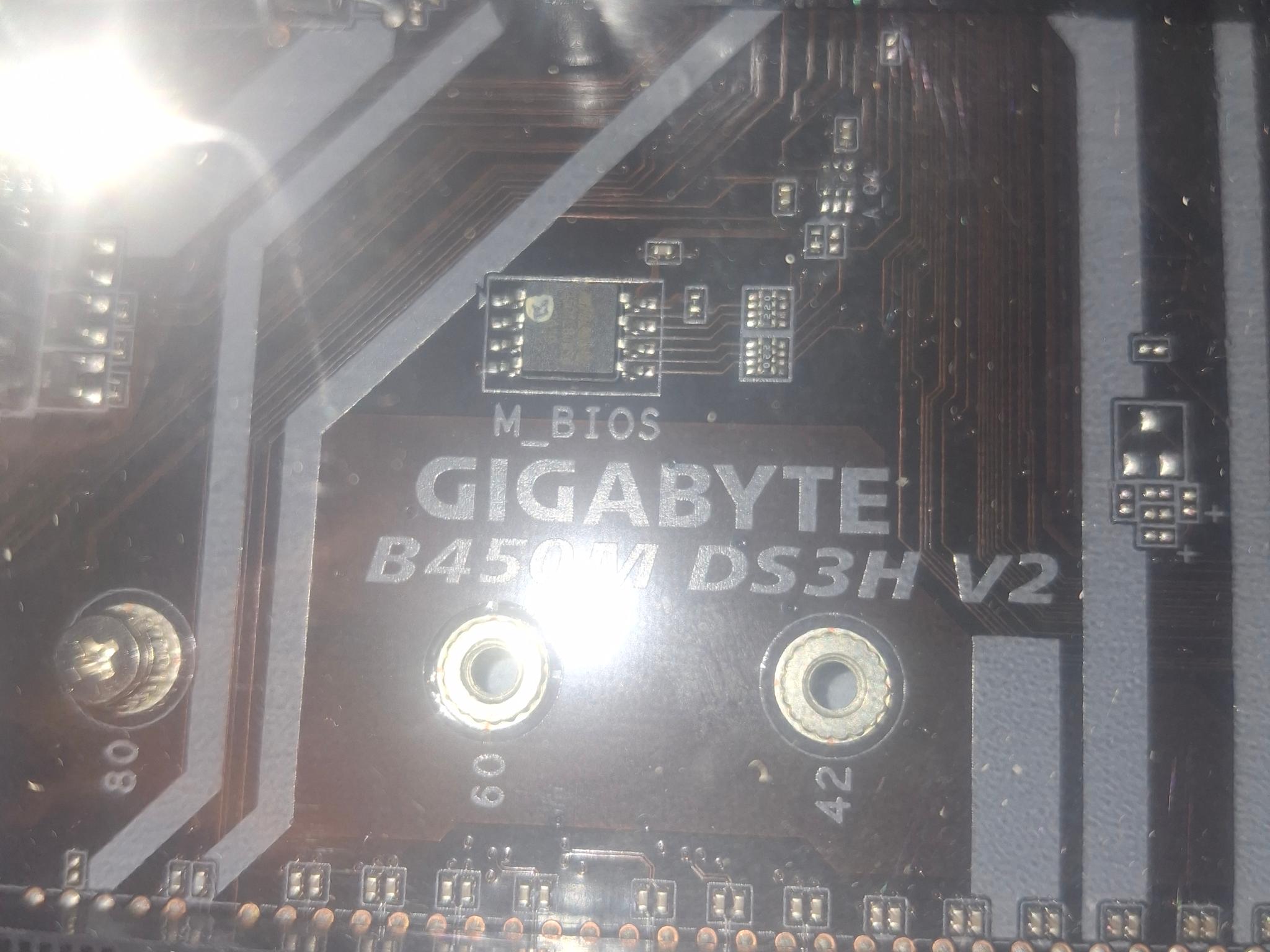 GIGABYTE B450M DS3H V2 AM4 AMD B450 Micro ATX AMD Motherboard