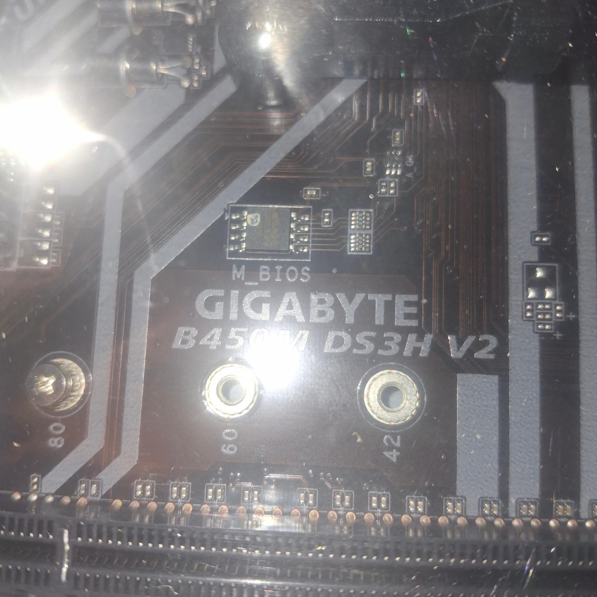 GIGABYTE B450M DS3H V2 AM4 AMD B450 Micro ATX AMD Motherboard