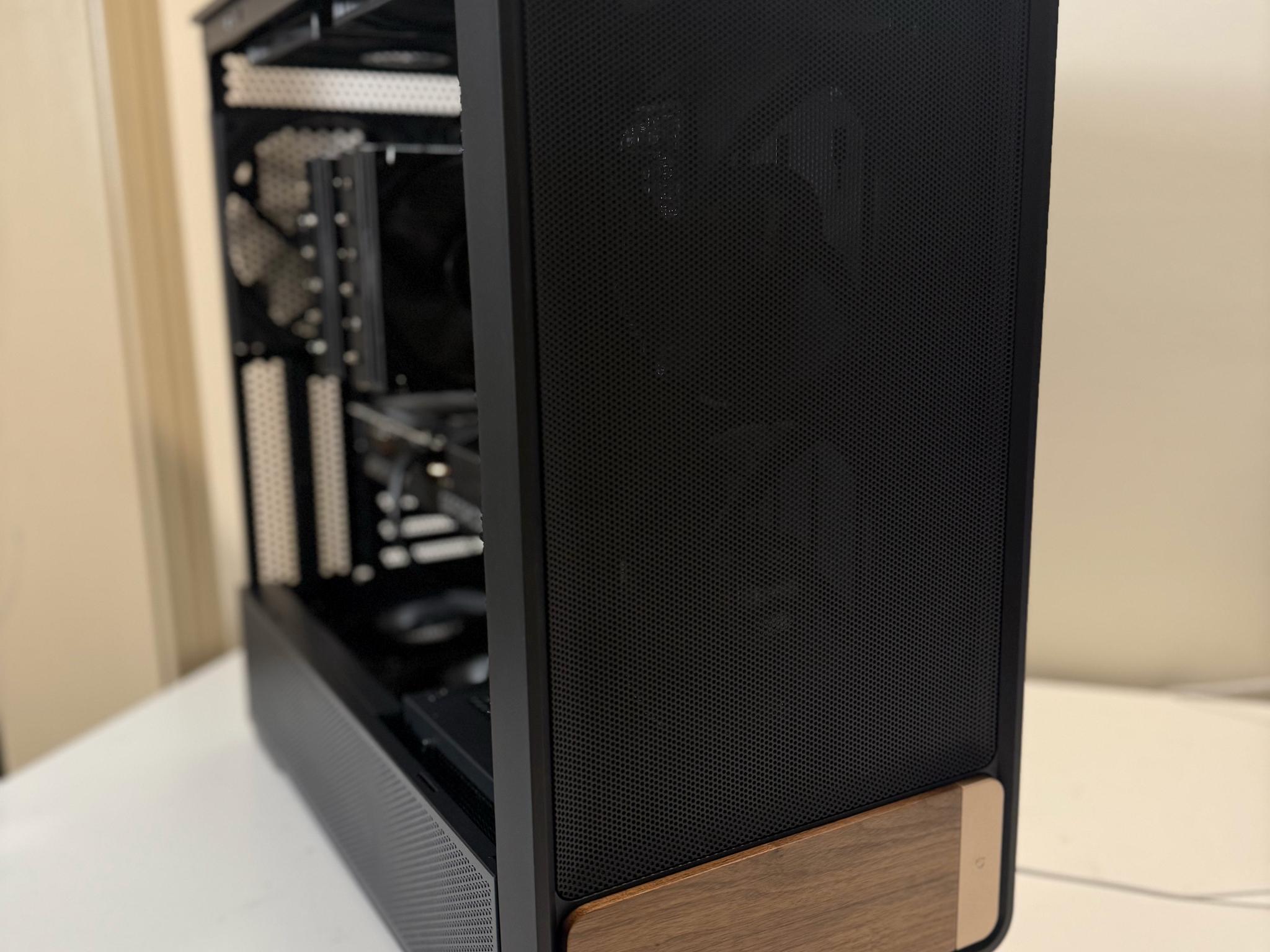 RTX 5070 | Ryzen 7 9700X | 32gb DDR5 | 2tb NVME 🖤