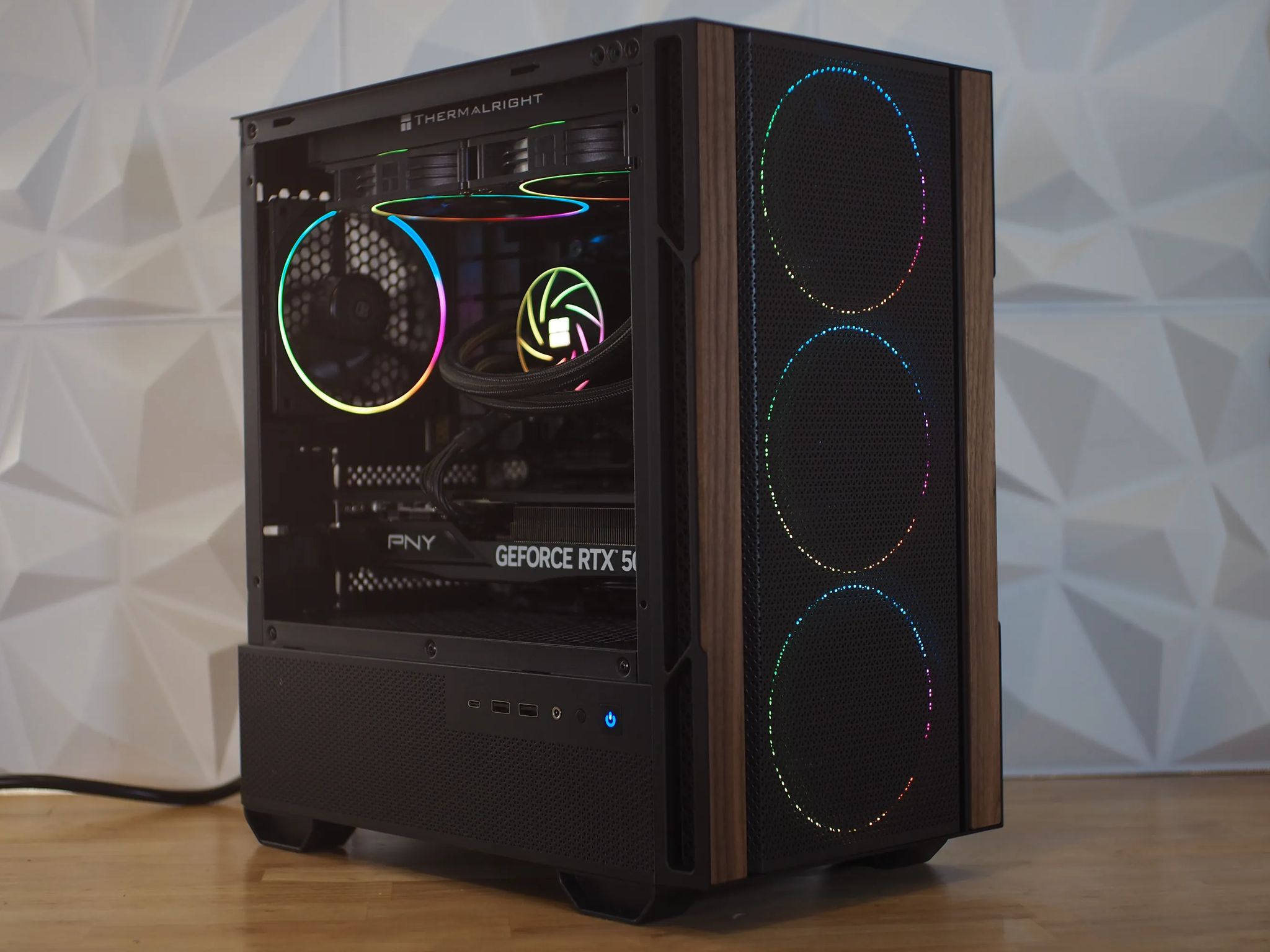 The Signature -  5070 12gb | AM5 | 32gb DDR5 | 2tb SSD | WIFI