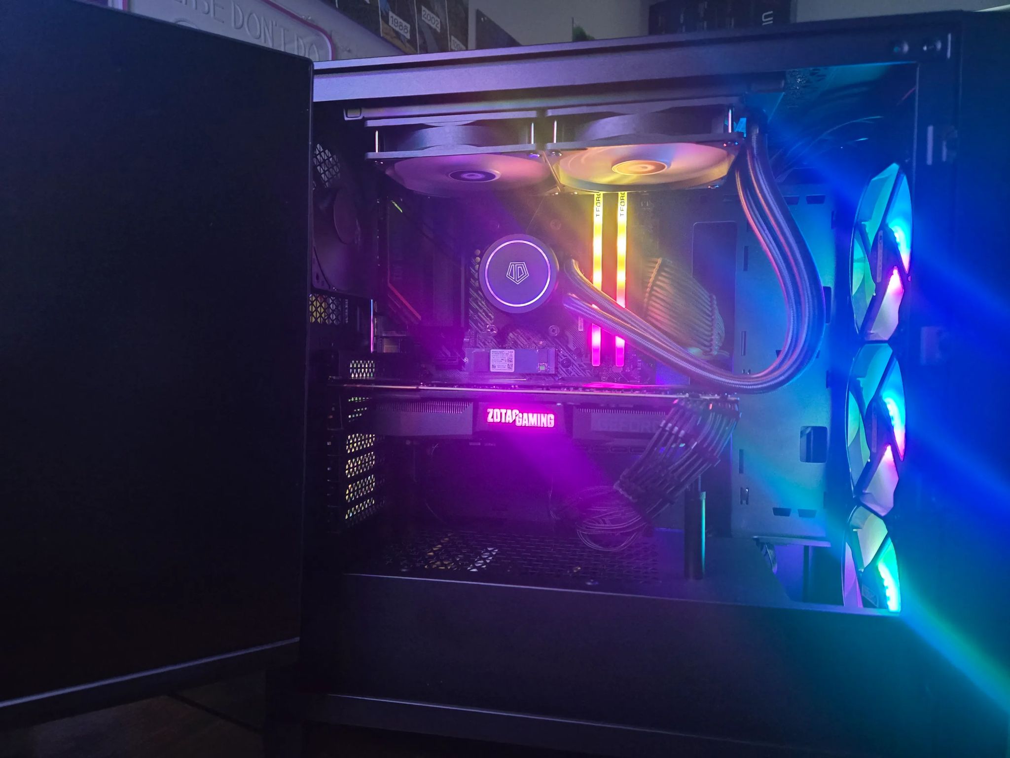 RGB 1440p Gaming PC