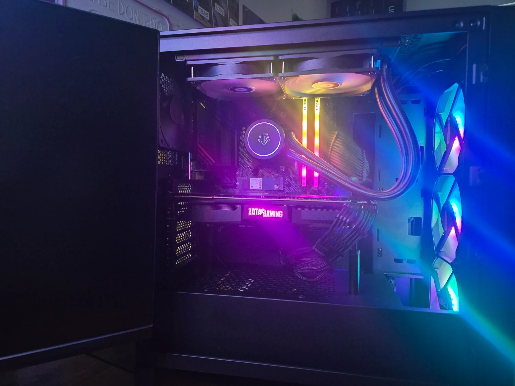 RGB 1440p Gaming PC