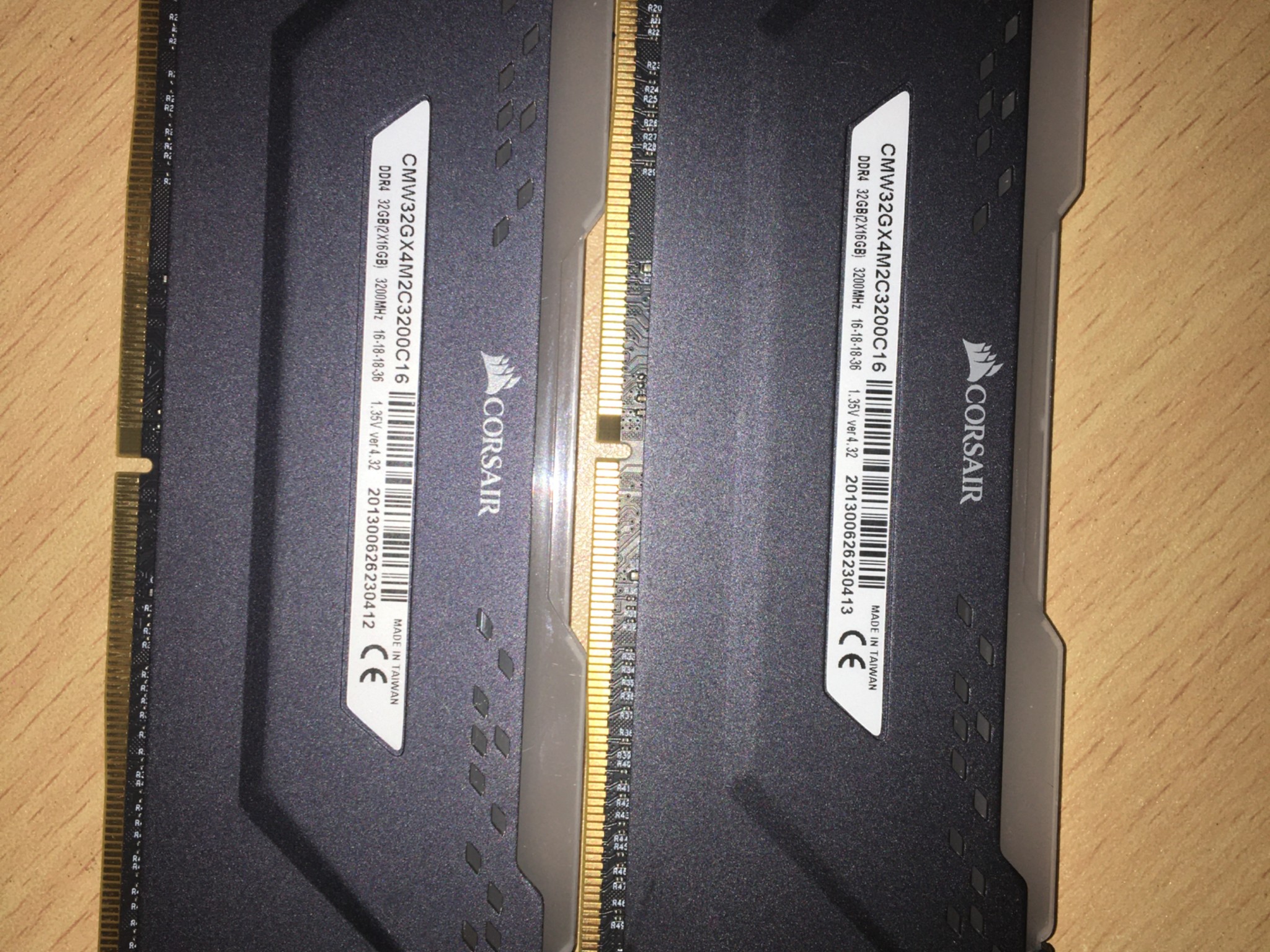 32Gb ram Corsair Vengeance Pro Rgb DDr4