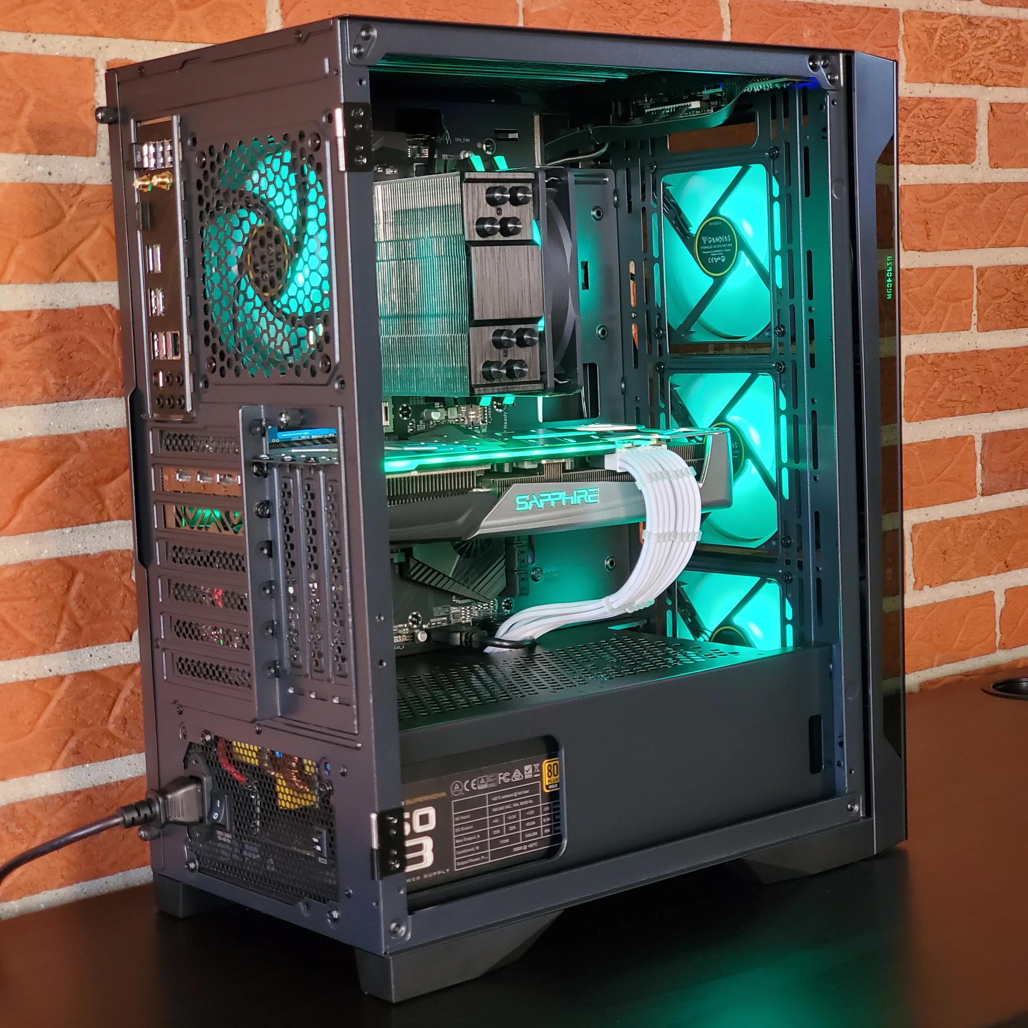 GAMING PC // RX 5700XT // RYZEN 5 // 16GB RAM
