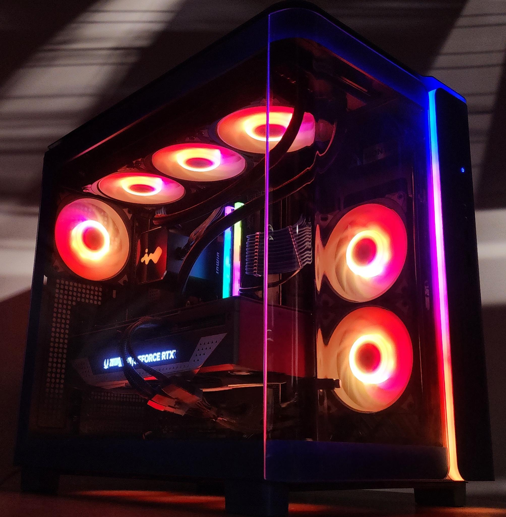 Gaming PC Ryzen 7 9700X 32GB RAM 2TB SSD RTX 4070 Ti SUPER 16GB Win11 Computer