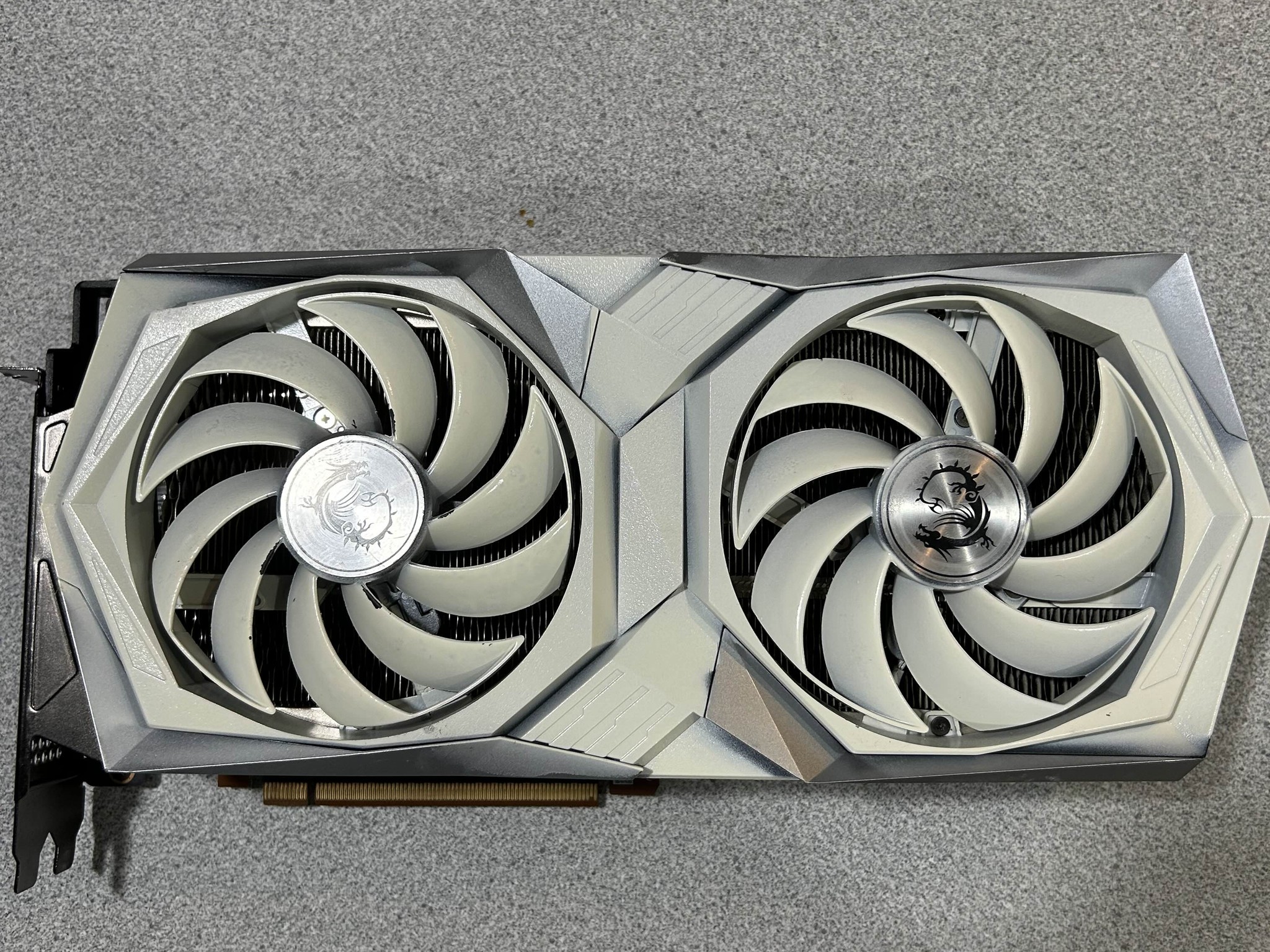 *READ DESC OVERHEATING ISSUE BUT WORKS* RX 6700XT