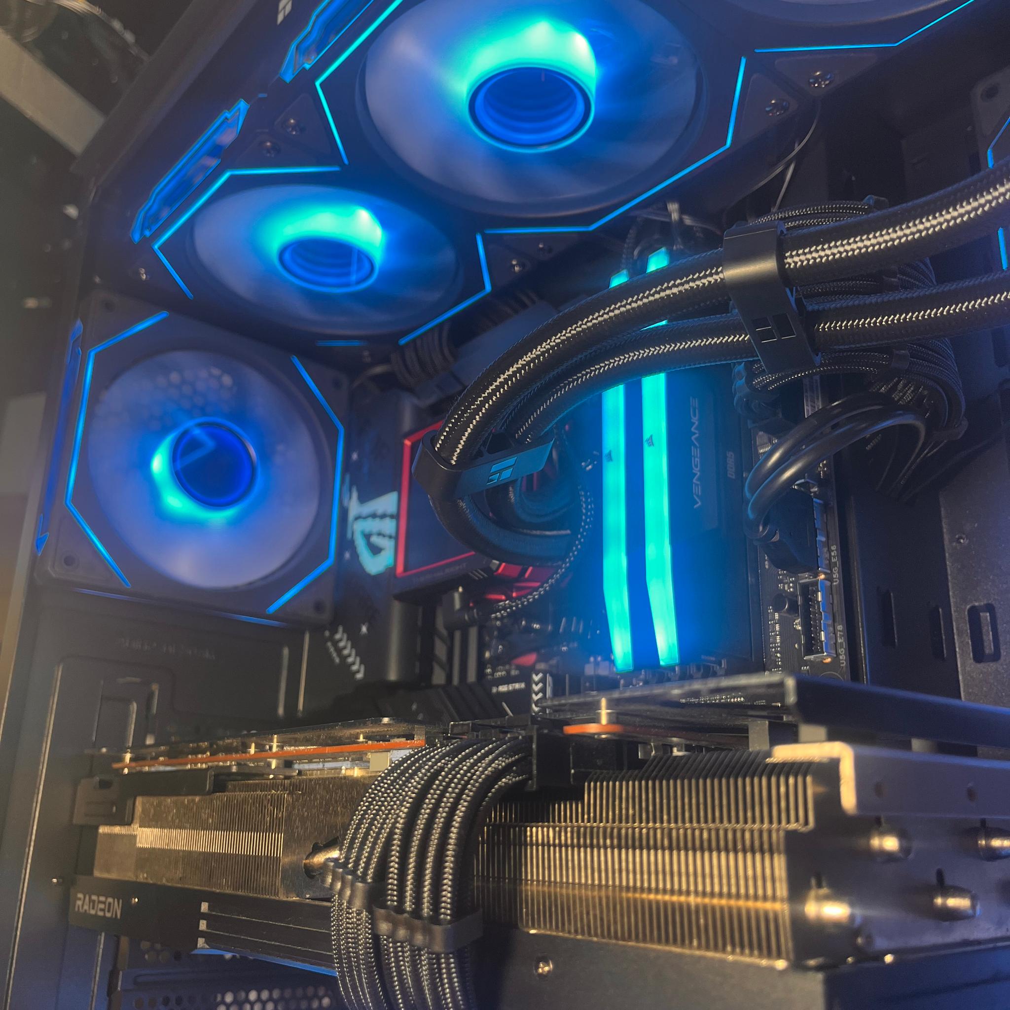 RX 7900 XTX | Ryzen 7 9800X3D | 32GB RAM | Gaming PC