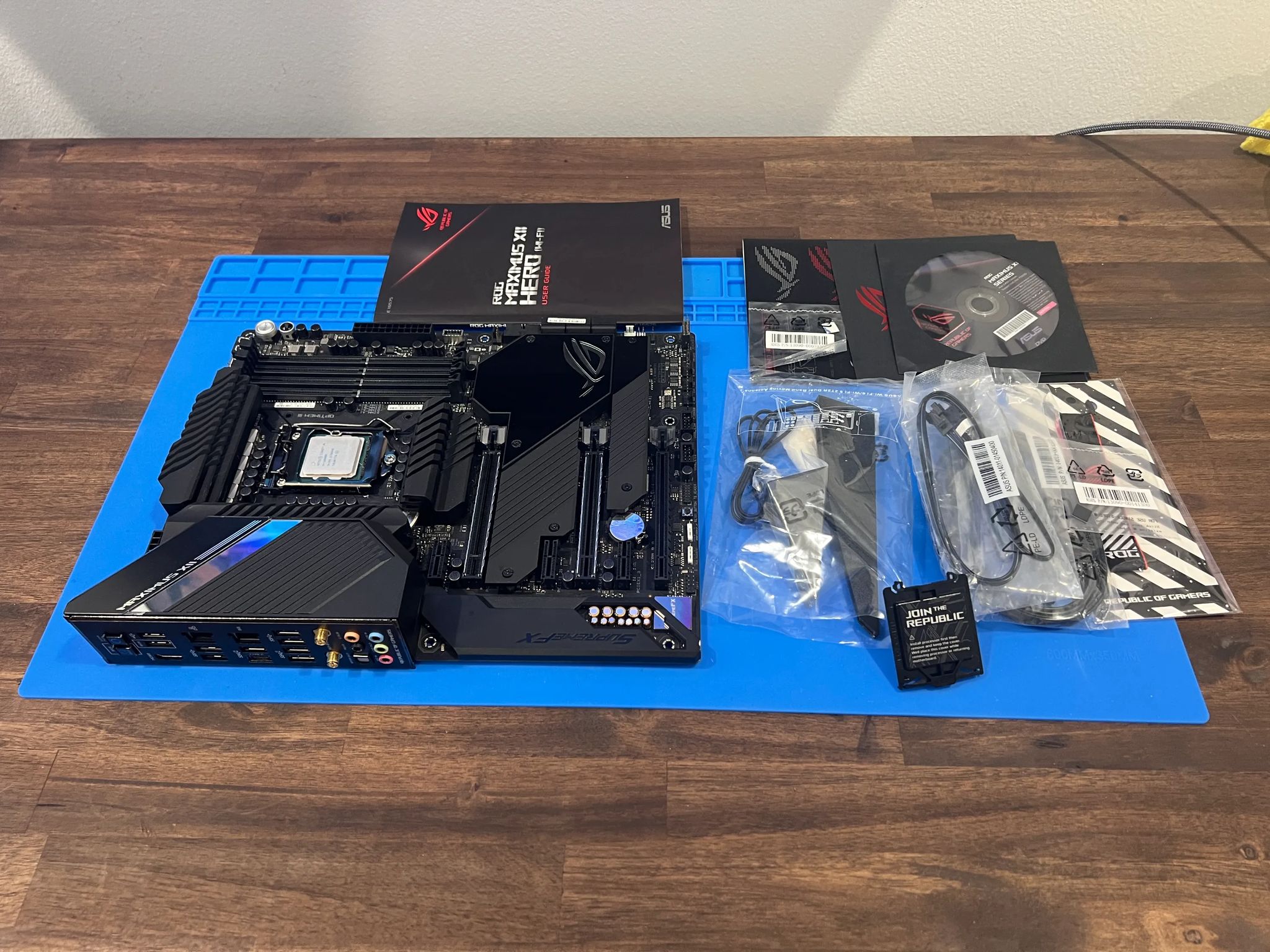 INTEL CORE I9 10900K and ASUS ROG MAXIMUS XII HERO WIFI (z490)