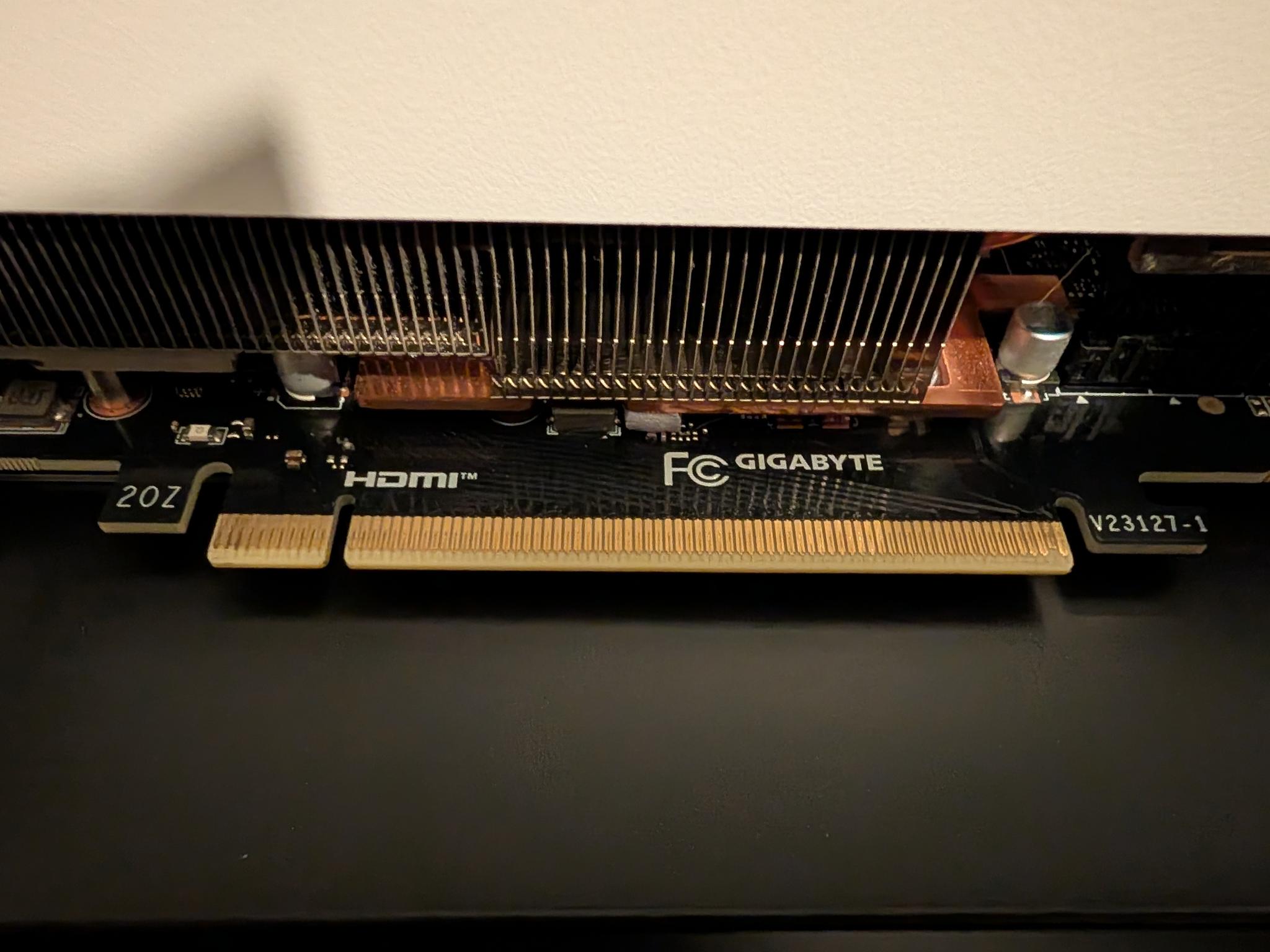 Gigabyte AERO 4070Ti Super (white)