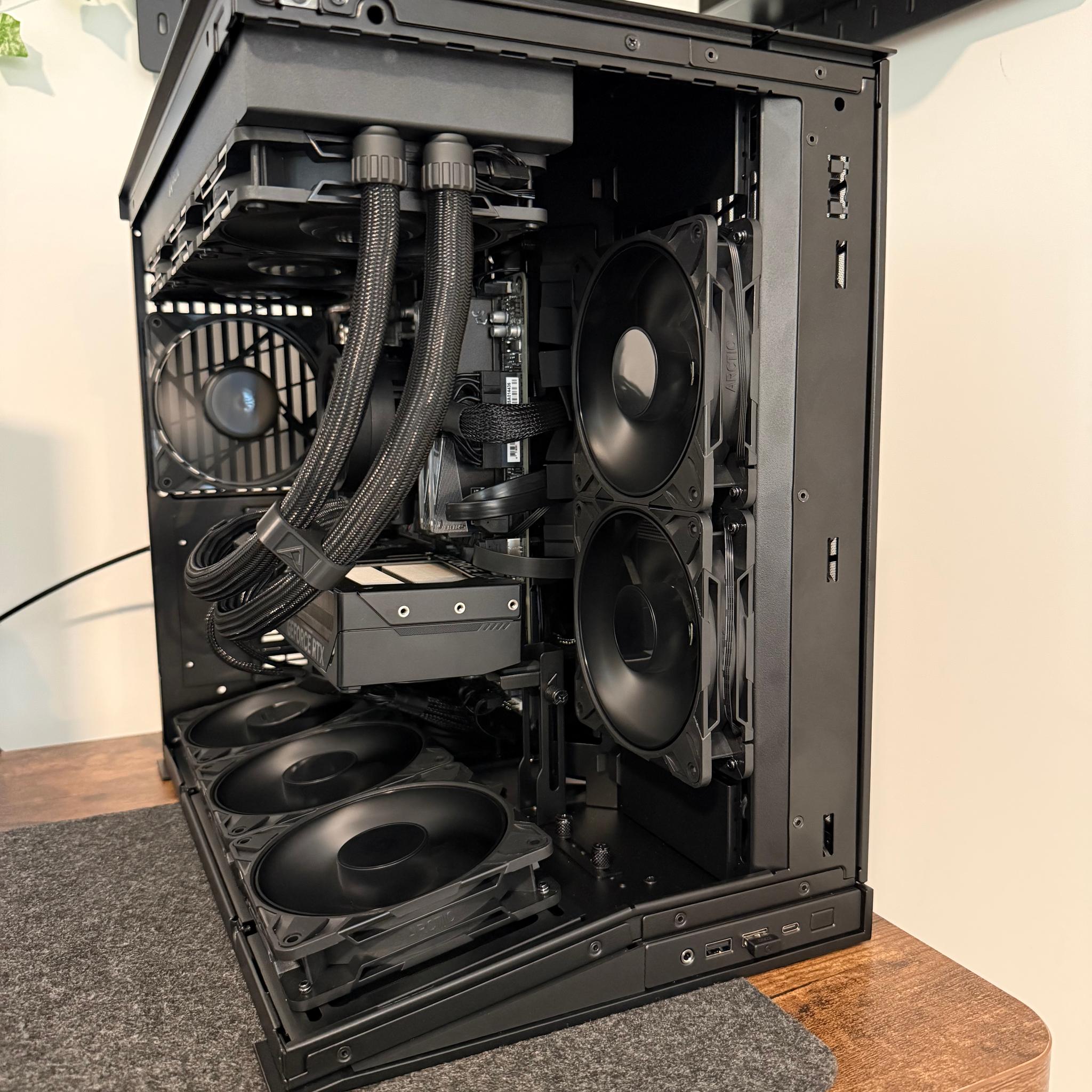5070 12 GB | 9700x | 32 GB DDR5 | 1 TB M.2 4.0 | 10 x 3000 RPM Artic Fans | CUSTOM BLACK GAMING PC