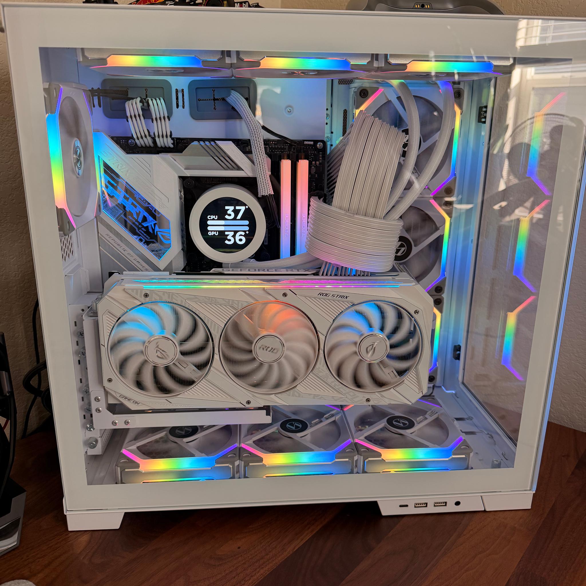 All White Gaming PC: i9 12900k paired with a Asus ROG Strix 3090