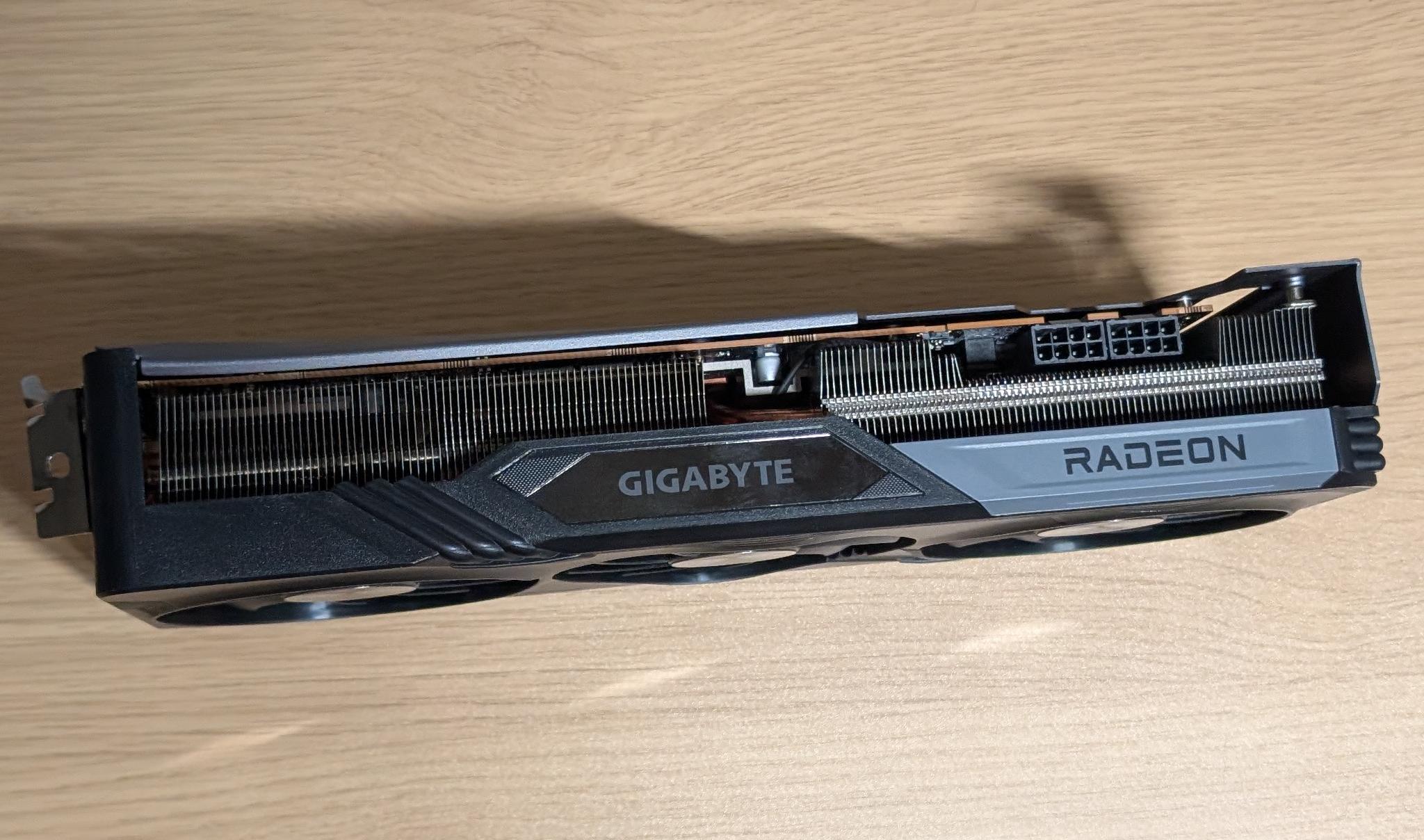 Broken As/is GIGABYTE GAMING OC Radeon RX 7700 XT
