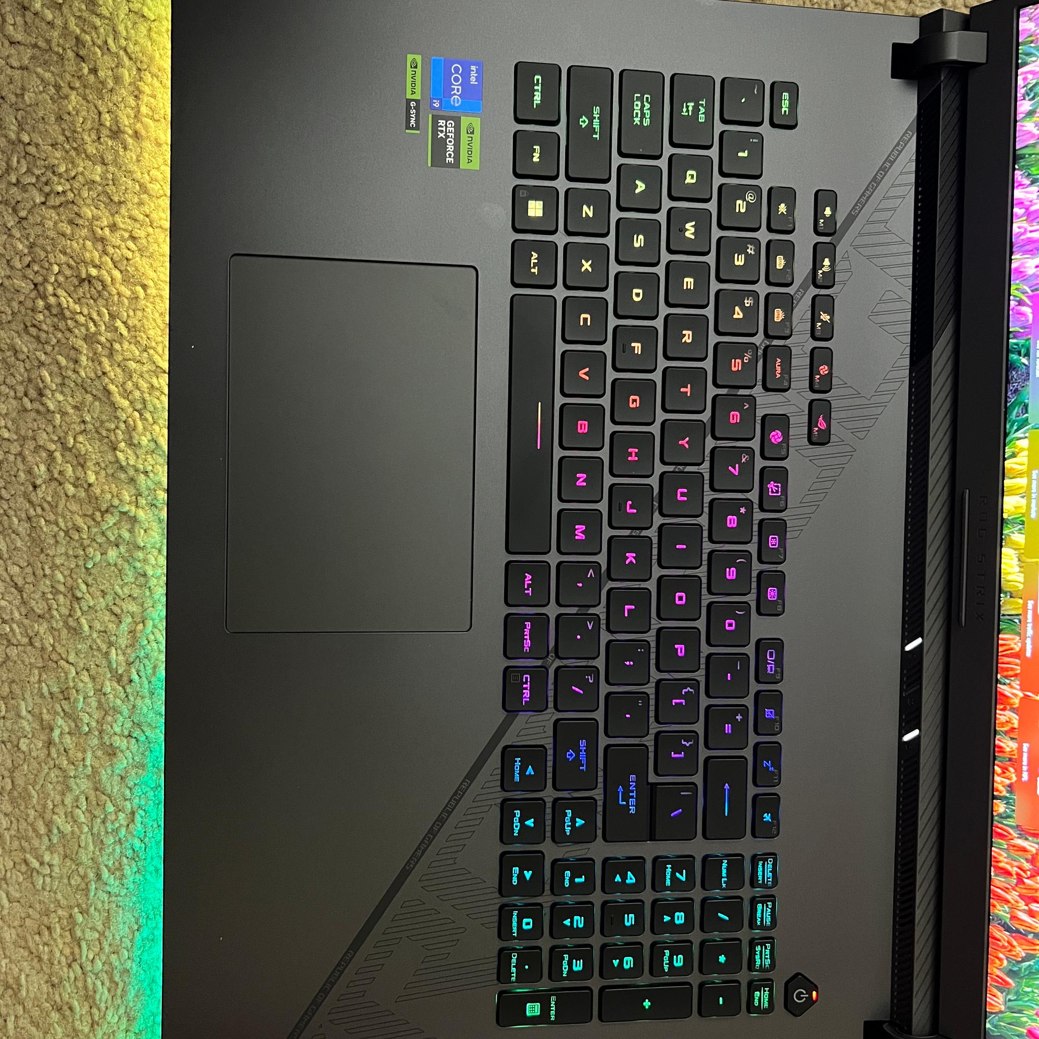 ASUS ROG Strix G18 18” intel i9 14900hx 32gb DDR5 rtx 4080 laptop
