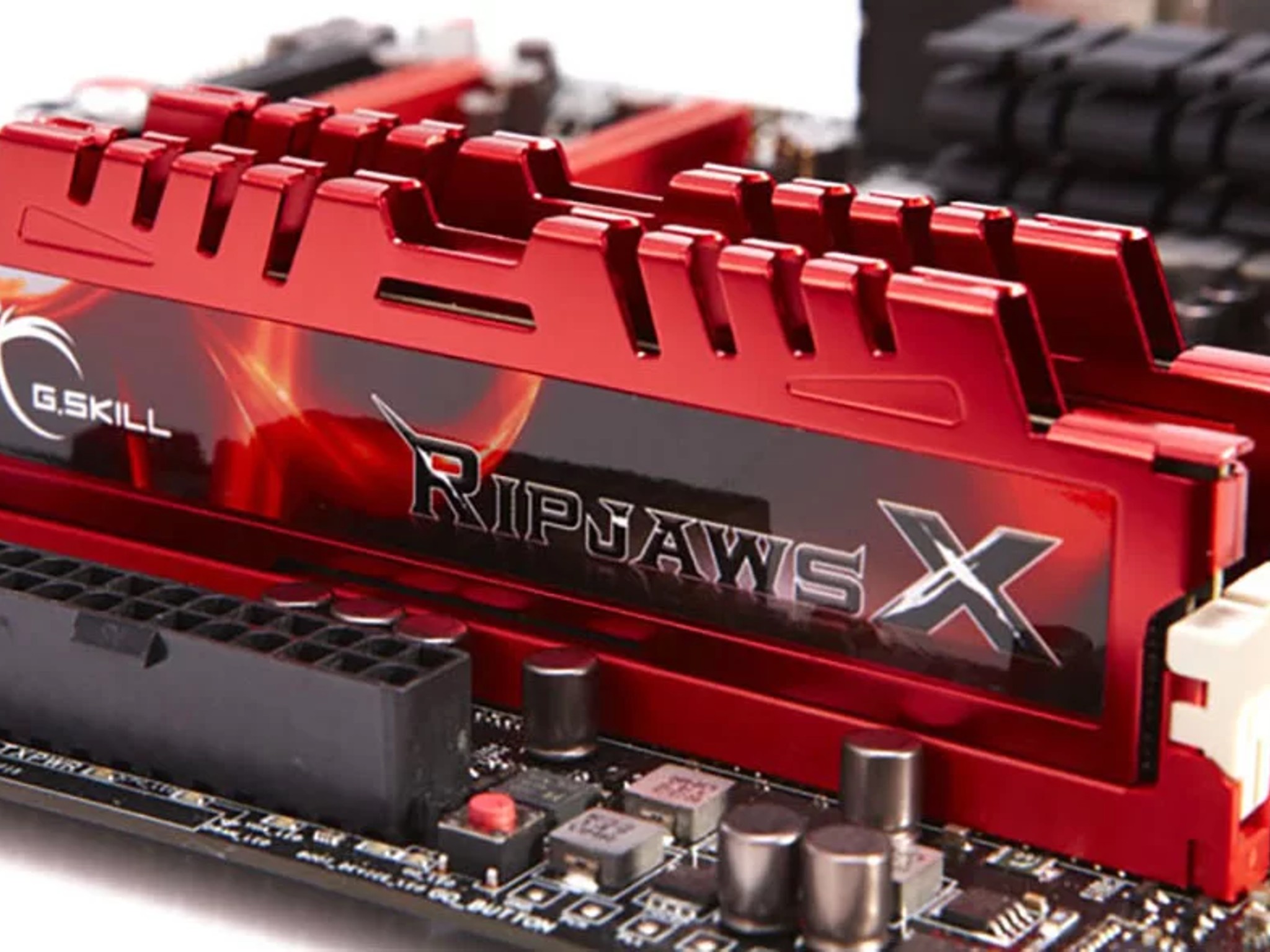 G.Skills Ripjaws F3-10666 CL9Q-16GBRL