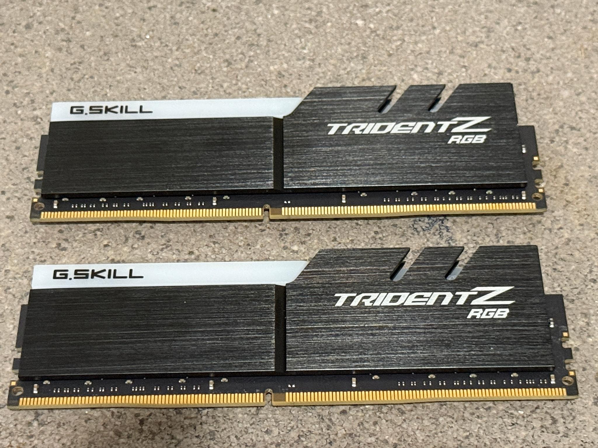 G.Skill Trident Z RGB 32GB (2×16GB) DDR4-3200 CL16-18-18-38