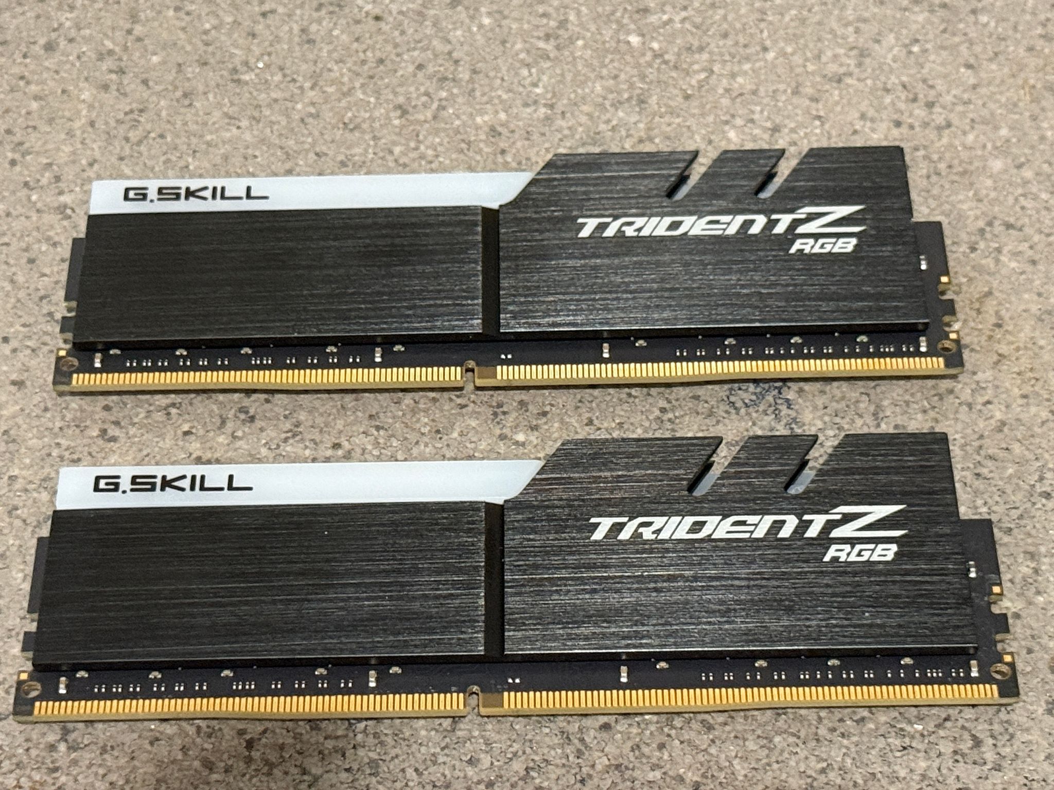 G.Skill Trident Z RGB 32GB (2×16GB) DDR4-3200 CL16-18-18-38