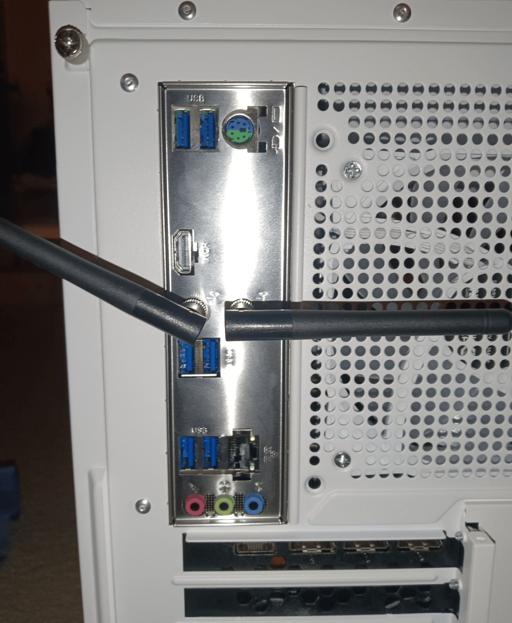 GeForce RTX 3070 White Custom Gaming PC - Ryzen 5 5500