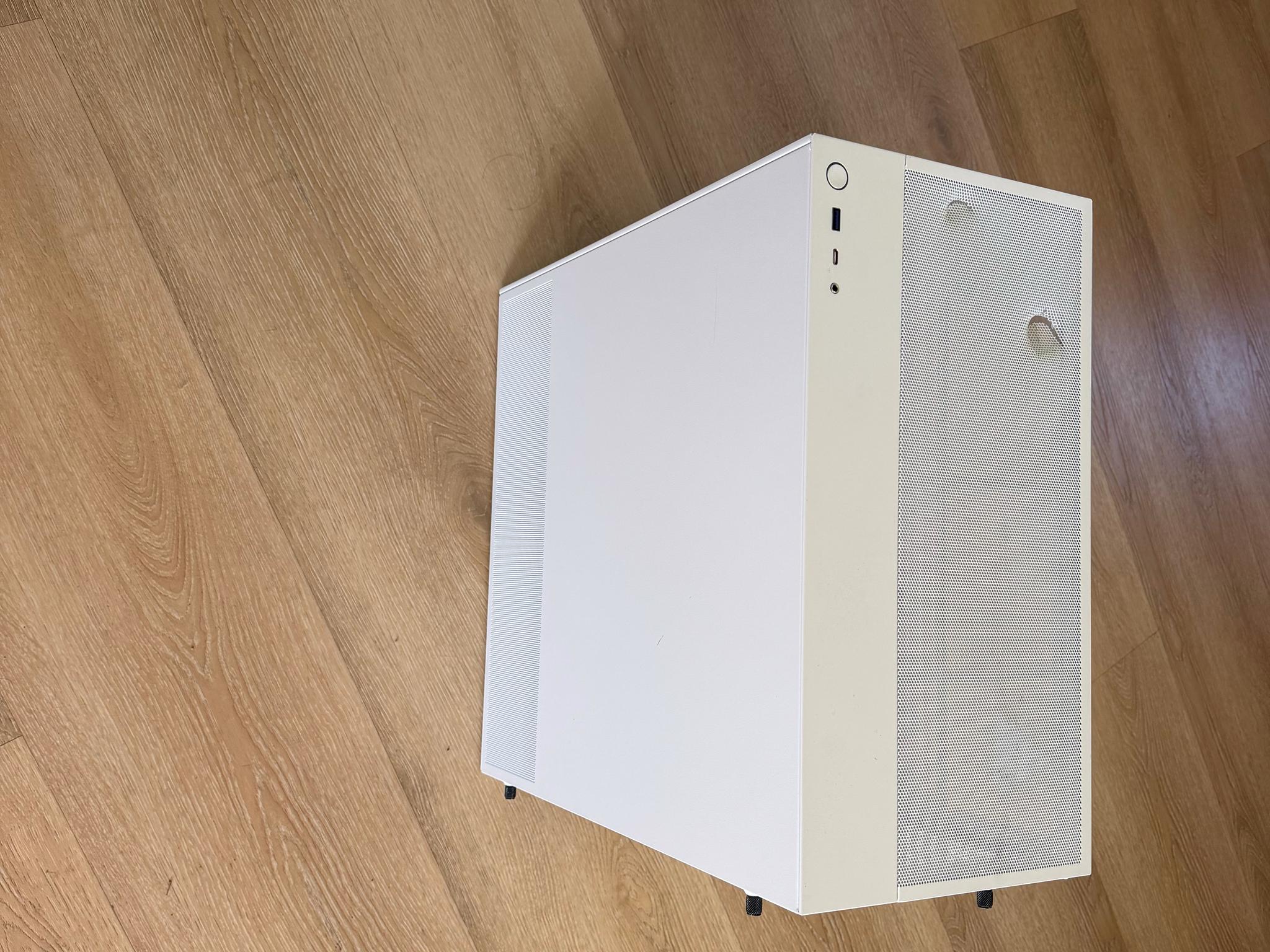 NZXT H5 Flow (White - Tempered Glass) - Image 5