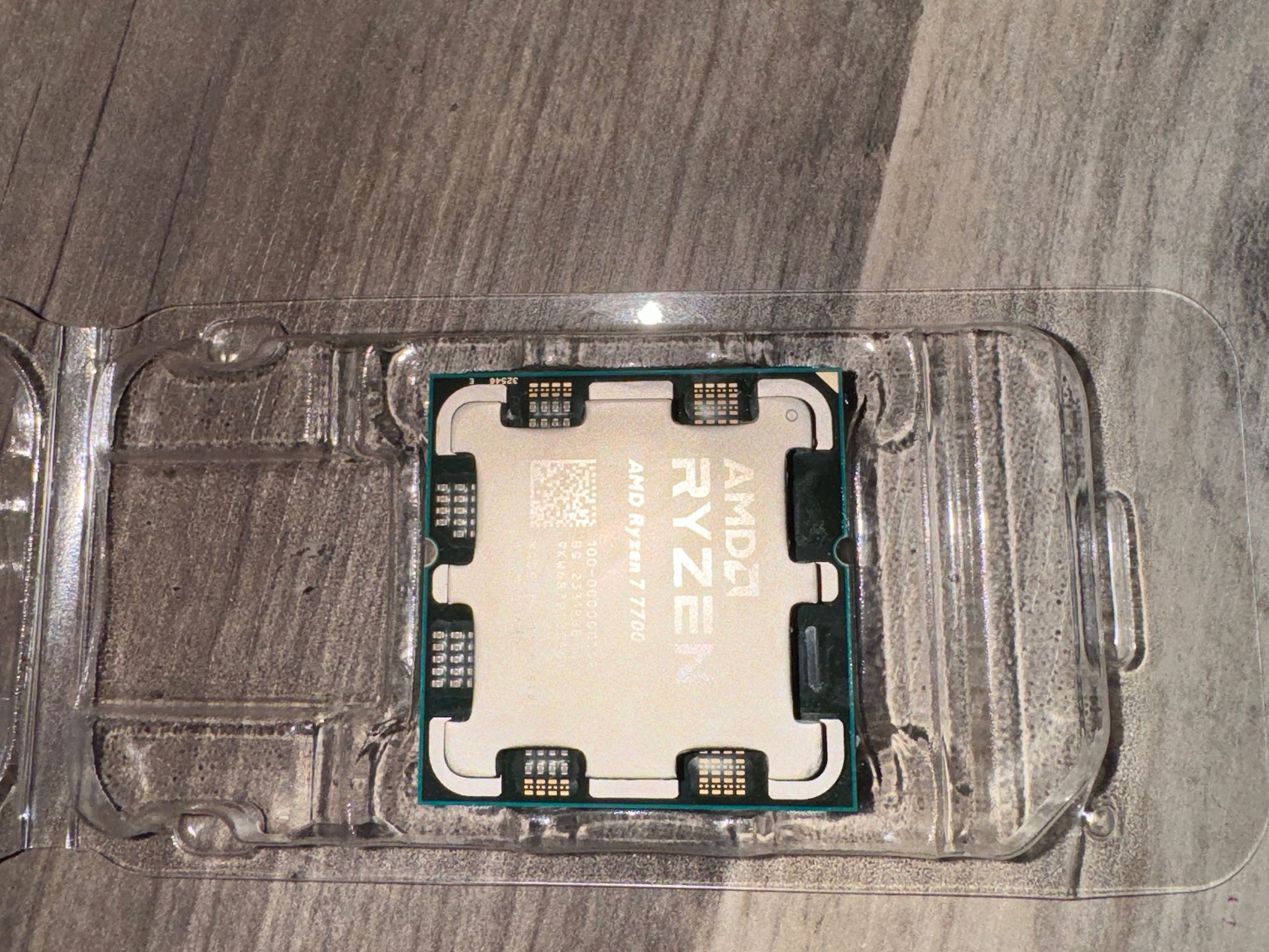 AMD Ryzen 7 7700