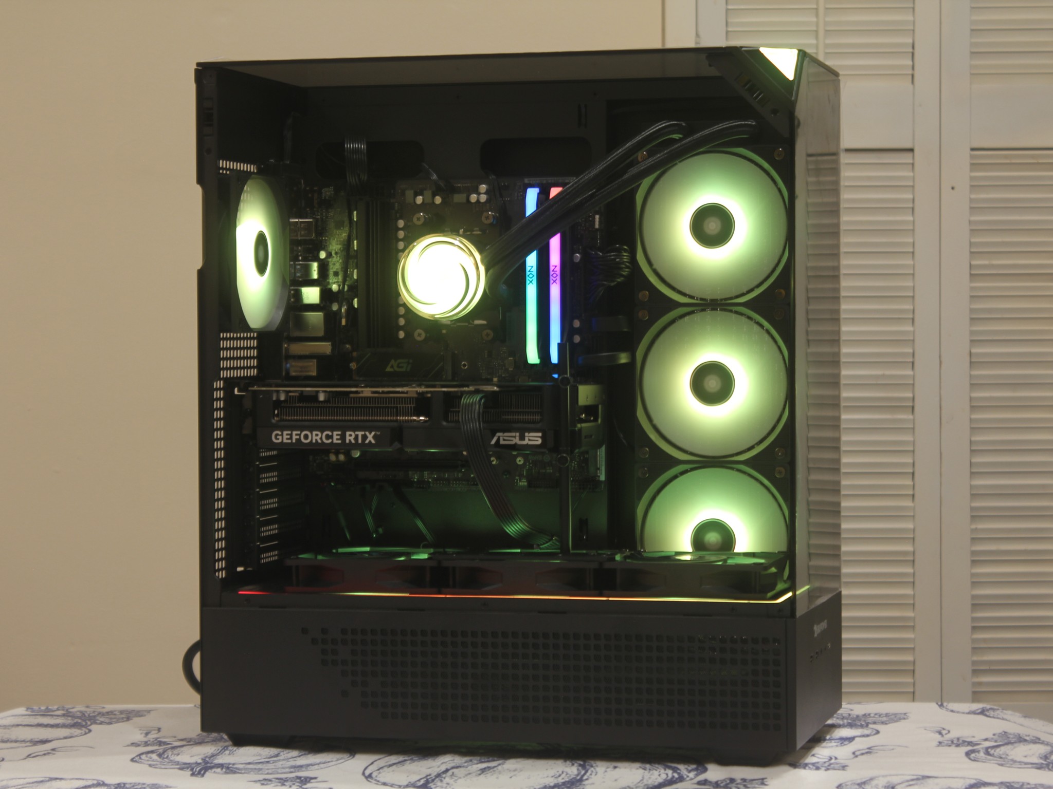 🚀Performance Gamer🚀 Ryzen 7 7700X | RTX 5070 12GB | 32GB DDR5 | 2TB nVME SSD | Black | RGB+Wifi