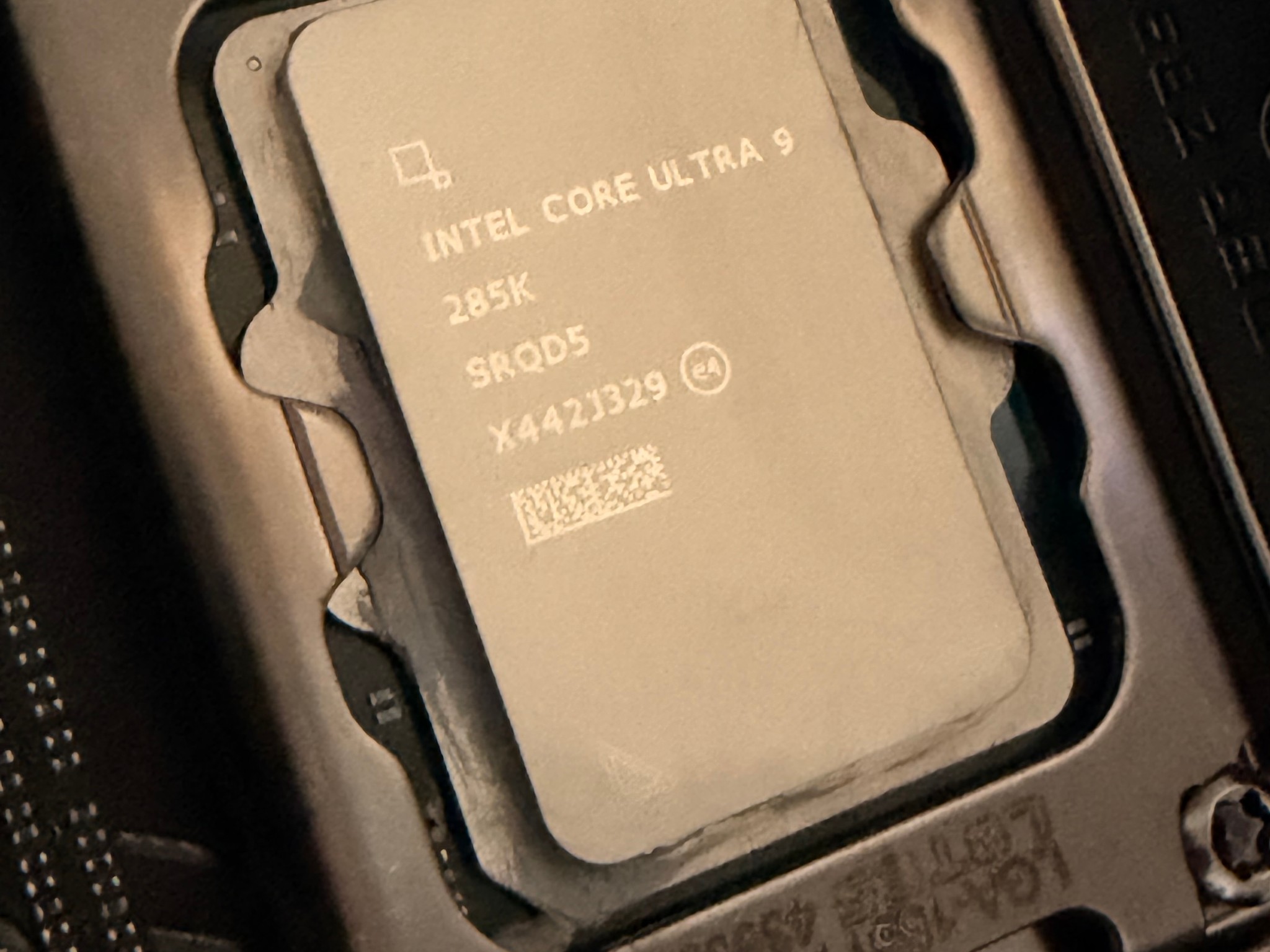 Intel Core Ultra 9 285k, MSI MEG Ace, 96gb DDR5 6400 Corsair