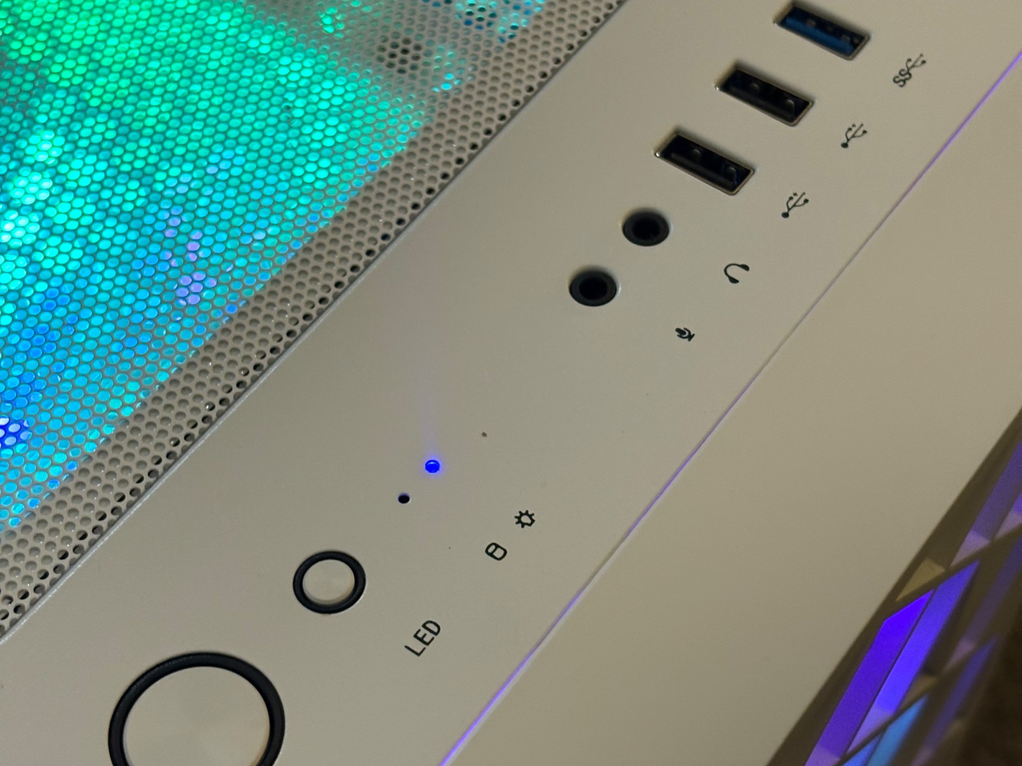 [White Class] Am4 Gaming Pc (Ryzen 5 3600 , Msi Gtx 1080ti 11gb