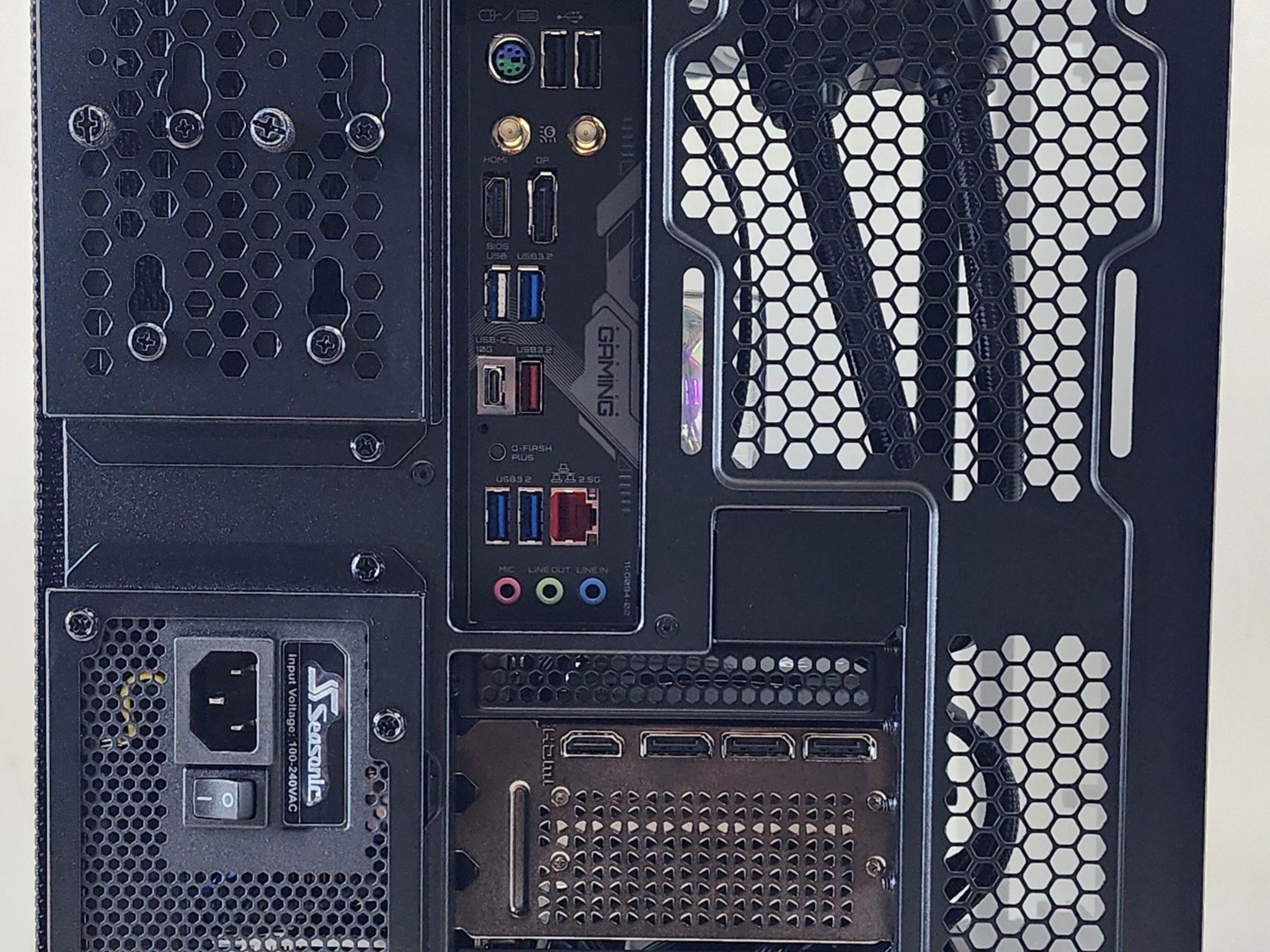 Gaming PC Ryzen 9 9950X3D 32GB RAM 2TB SSD RTX 5070 Ti 16GB Windows 11 Computer