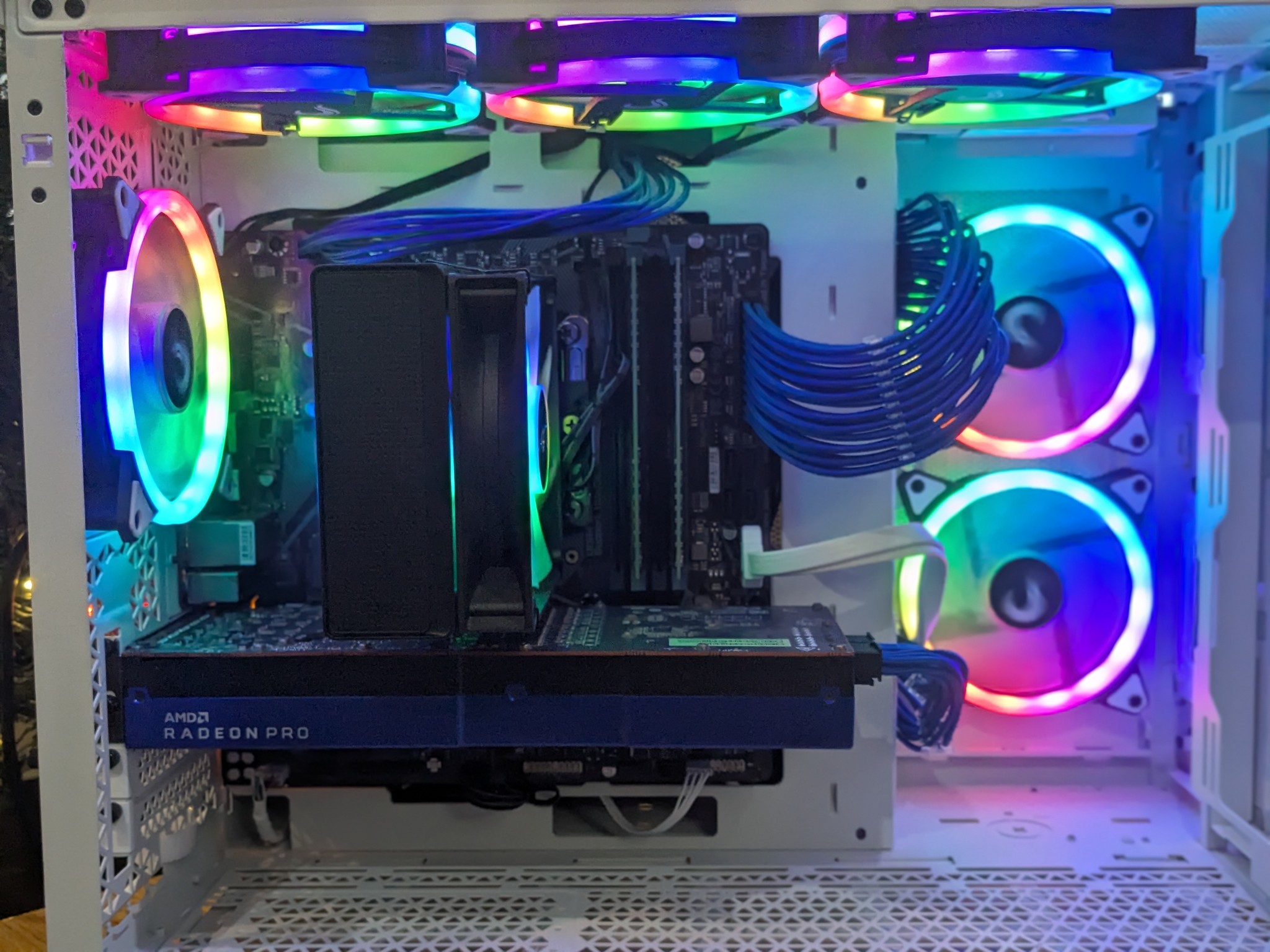 200 FPS Fortnite | i5-10500, Radeon 5700, 32GB RAM, 512GB NVME SSD, Win11, WiFi