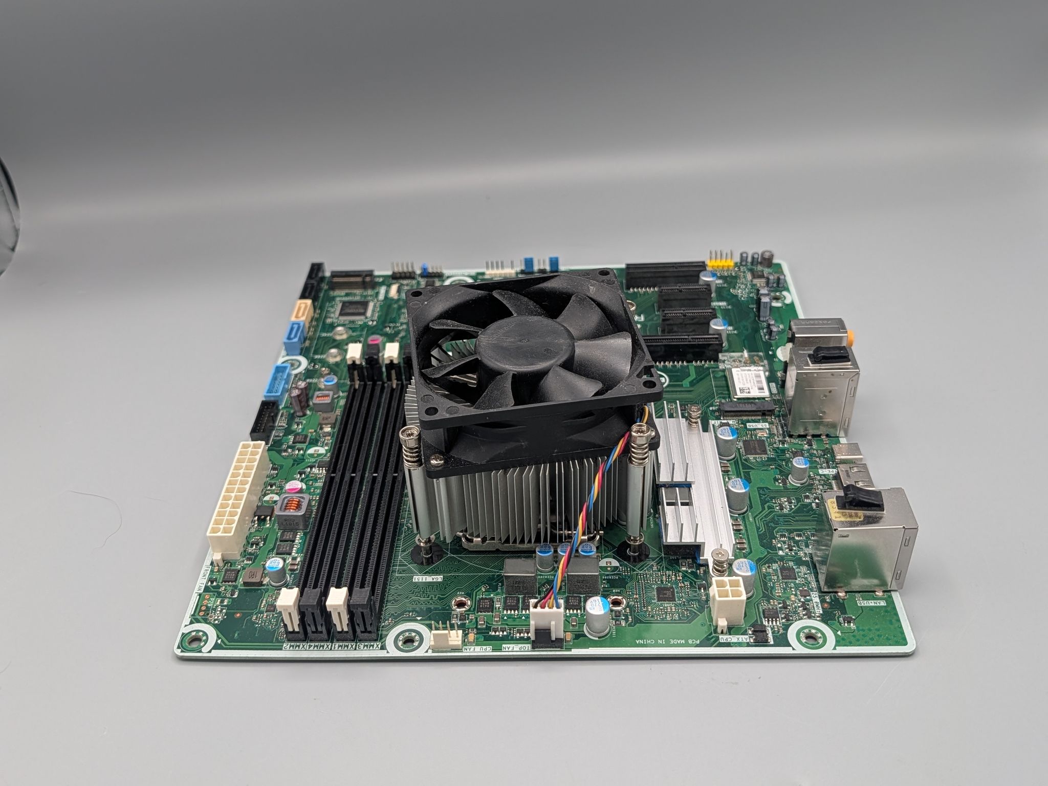CPU combo! | I3 8100 | LGA 1151 DELL Cooler | Fresh thermal paste |