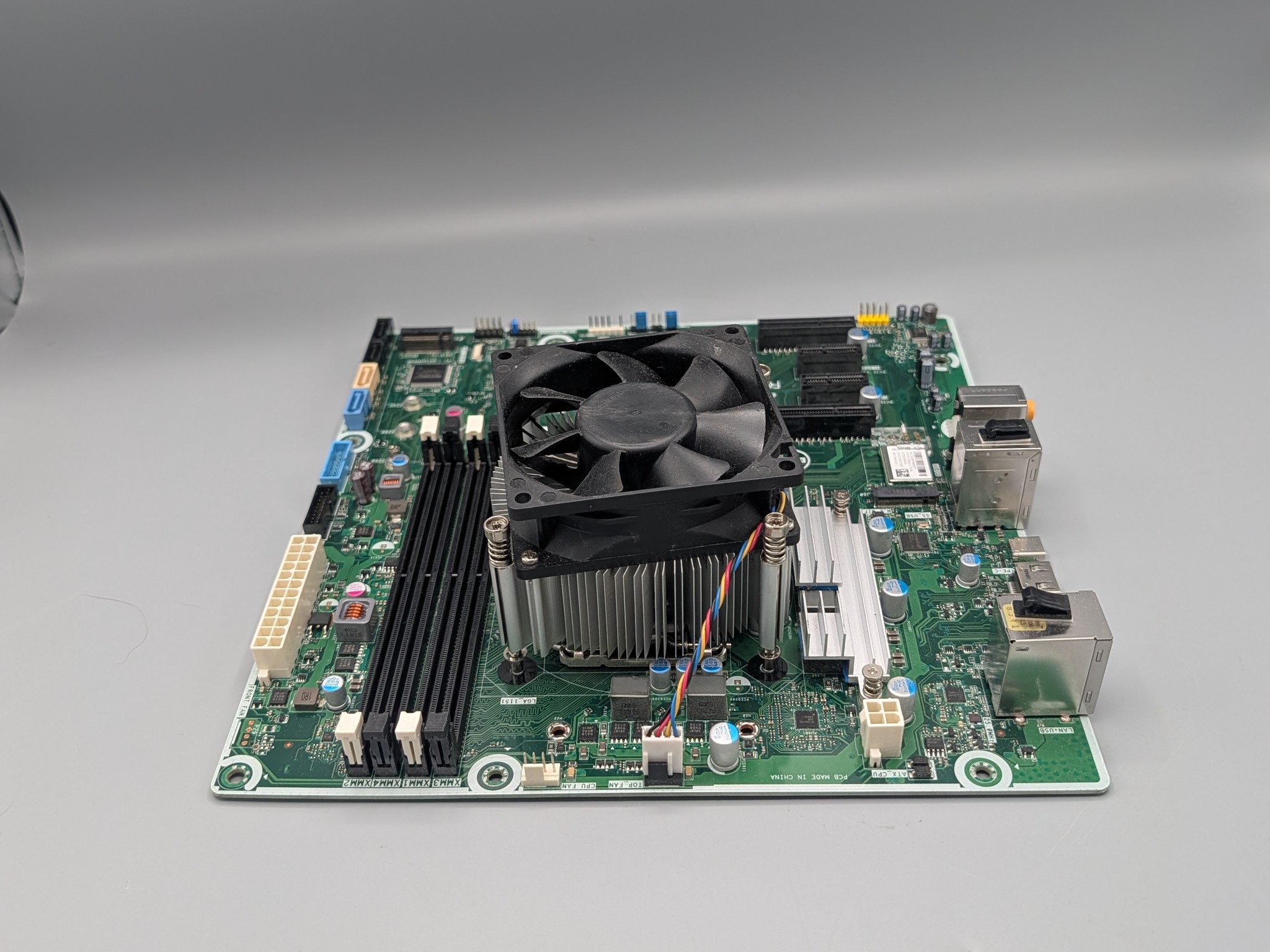 CPU combo! | I3 8100 | LGA 1151 DELL Cooler | Fresh thermal paste |