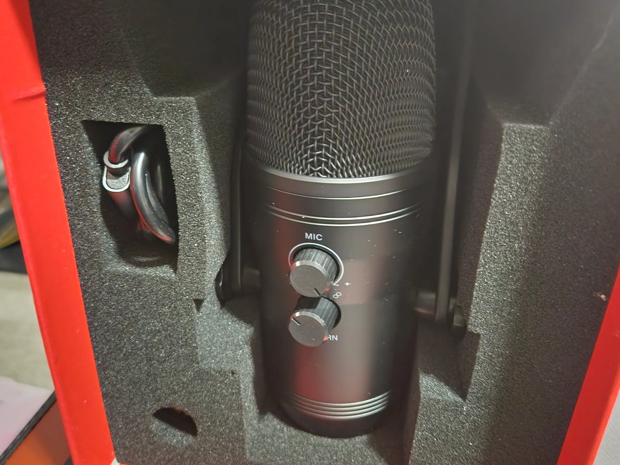 FIFINE K690 USB Studio Recording Microphone with Mute Button & Headphone Jack, Four Pickup Patterns