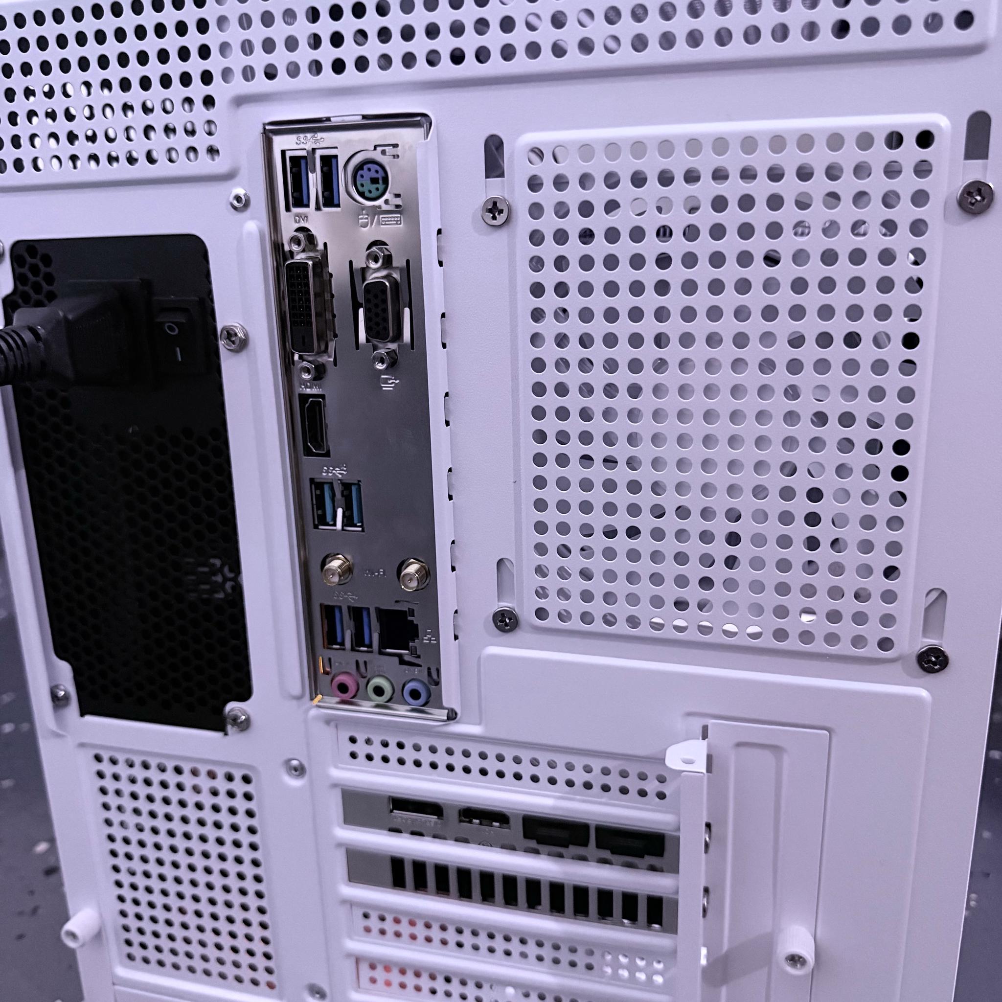 ⚪️"Lunar Frost"❄️ | 1080p Gaming | Ryzen 7 3700X | RX 5700XT 8GB | 16B Ram | 1TB SSD | Free Shipping