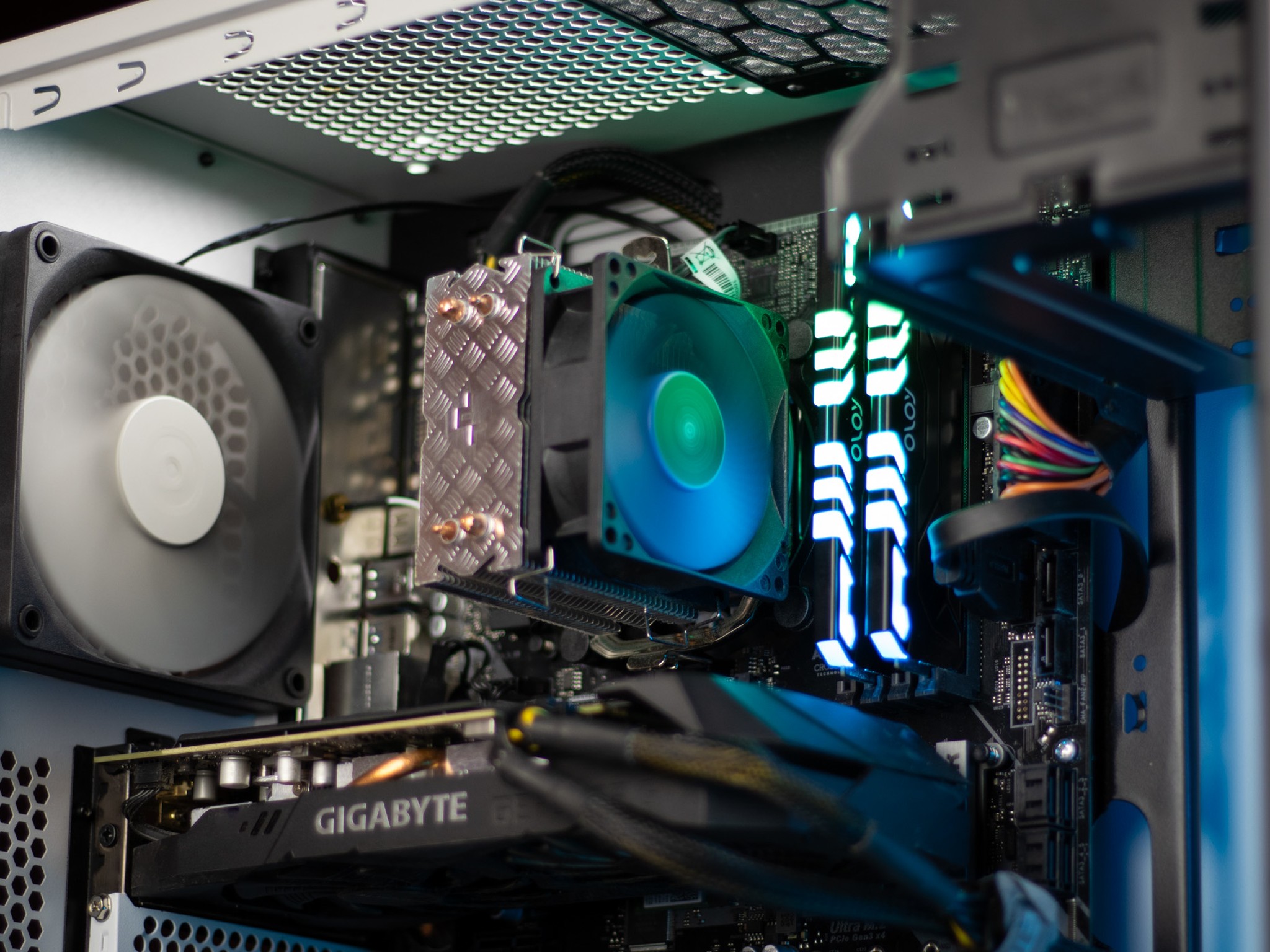 [Build Used] GTX 1660 i5 8600 32GB Windows 11 800GB Gaming PC