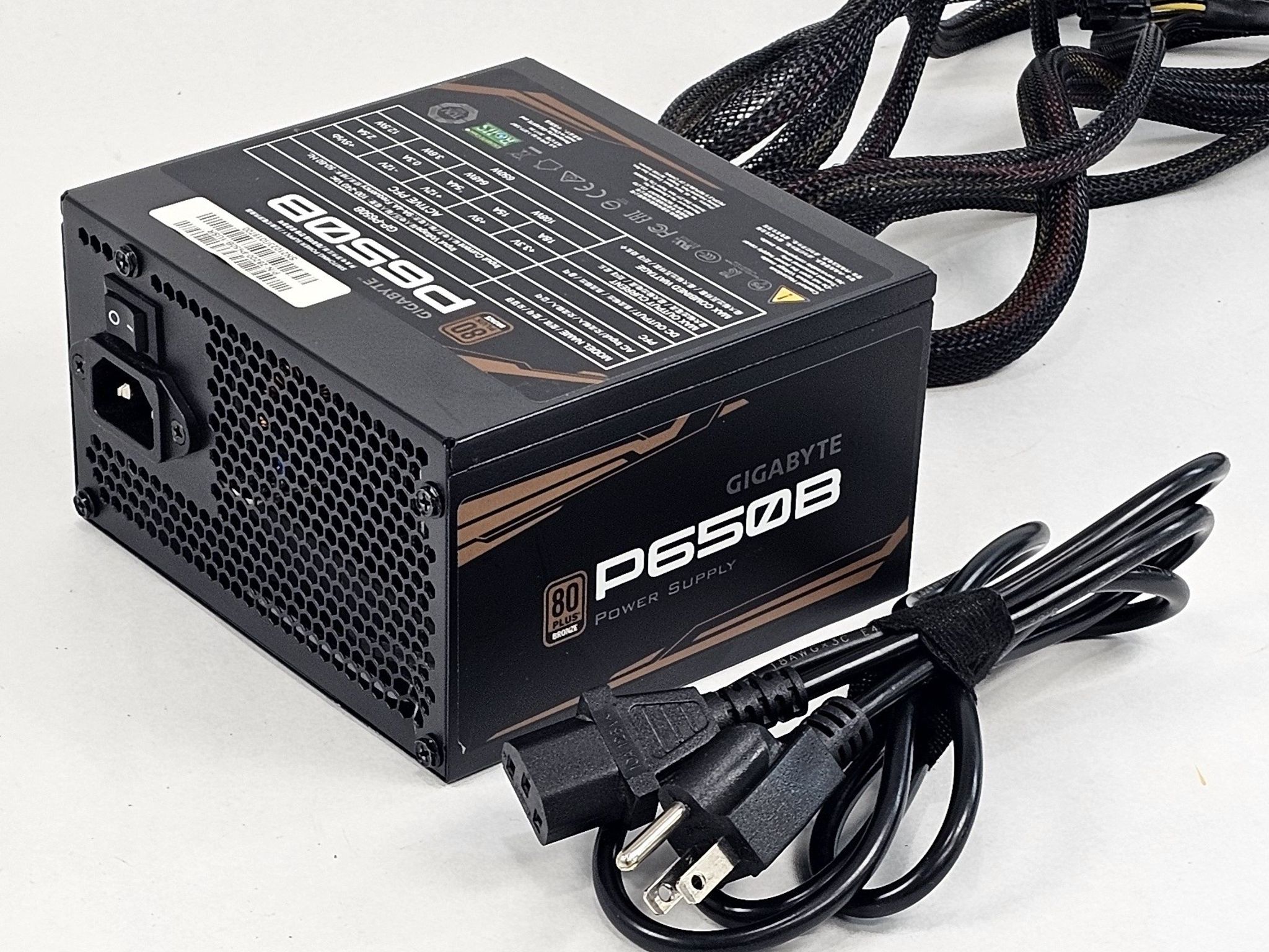 650 Watt PSU Gigabyte P650B Power Supply