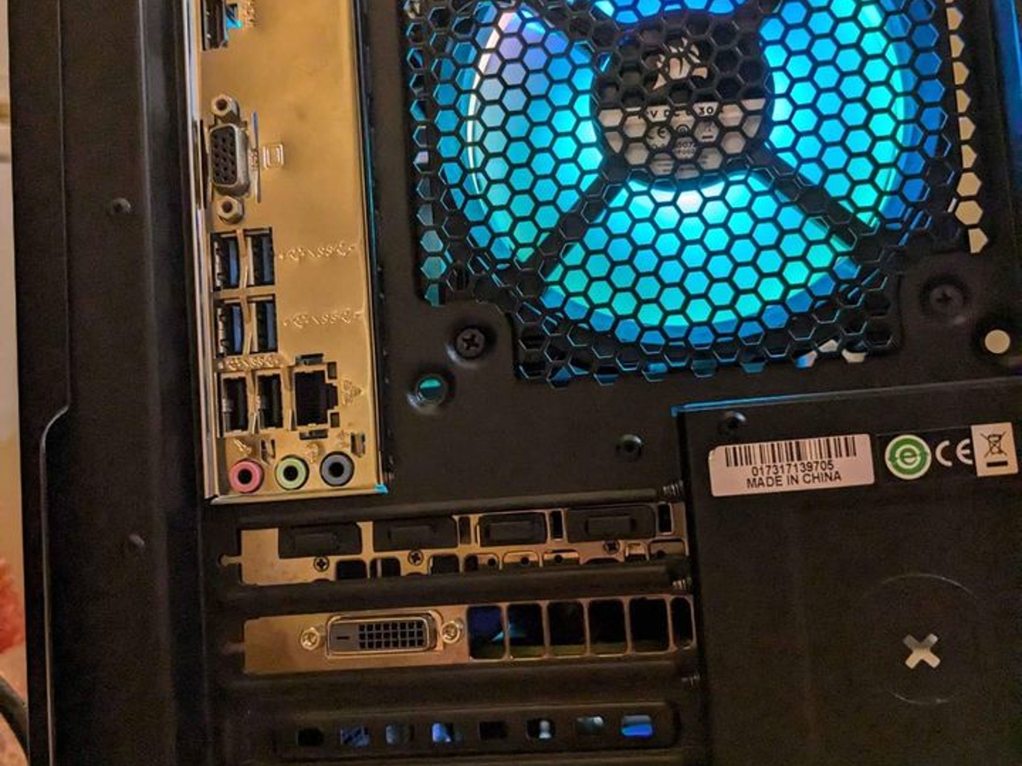 200 FPS Fortnite | Gaming PC | i5-8600k, GTX 1080 Ti, 16GB DDR4, 500GB SSD, Win11, WiFi