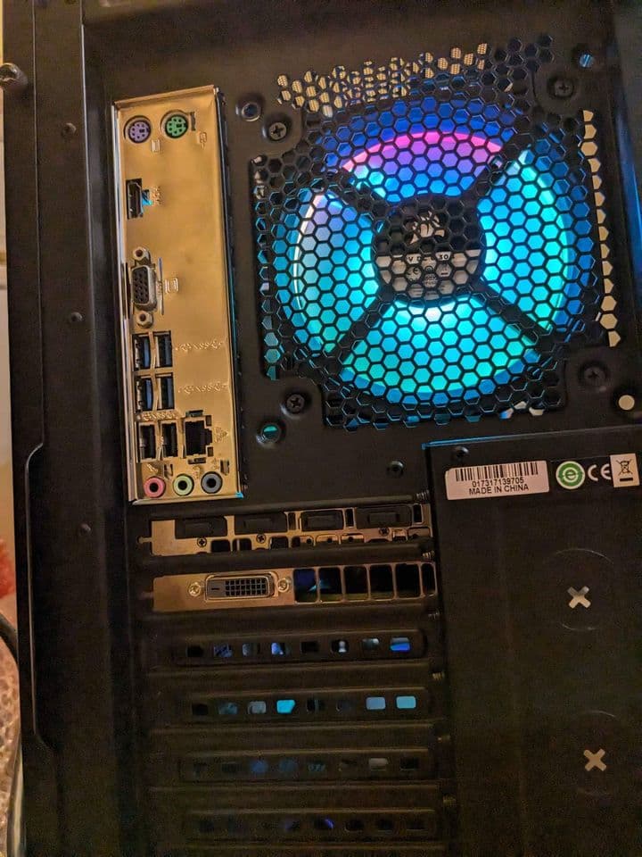 200 FPS Fortnite | Gaming PC | i5-8600k, GTX 1080 Ti, 16GB DDR4, 500GB SSD, Win11, WiFi